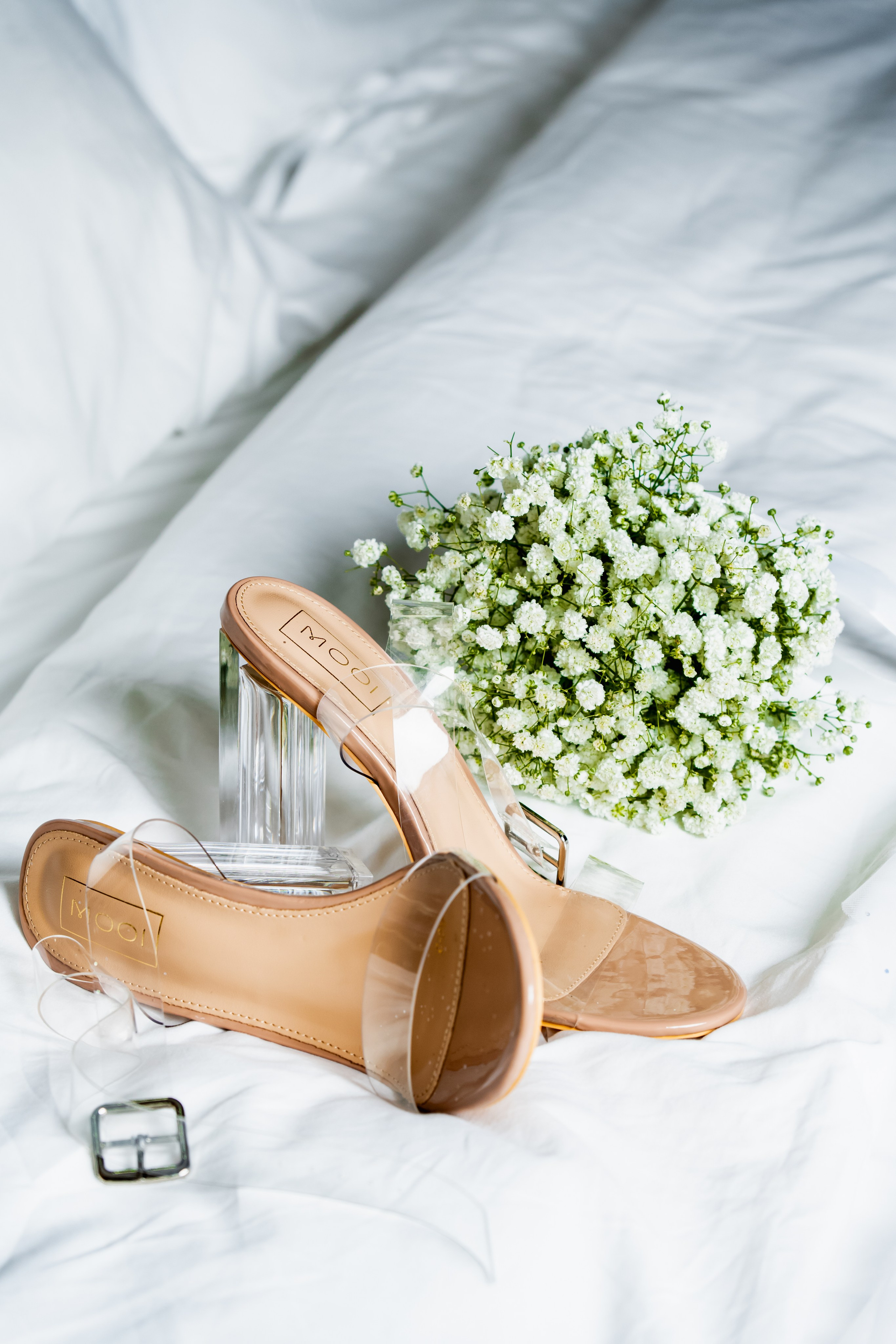 Сборы жениха и невесты в отеле: Северное море. Занимаюсь профессиональной фотографией и живу рядом с Байкалом. Работаю в разных жанрах