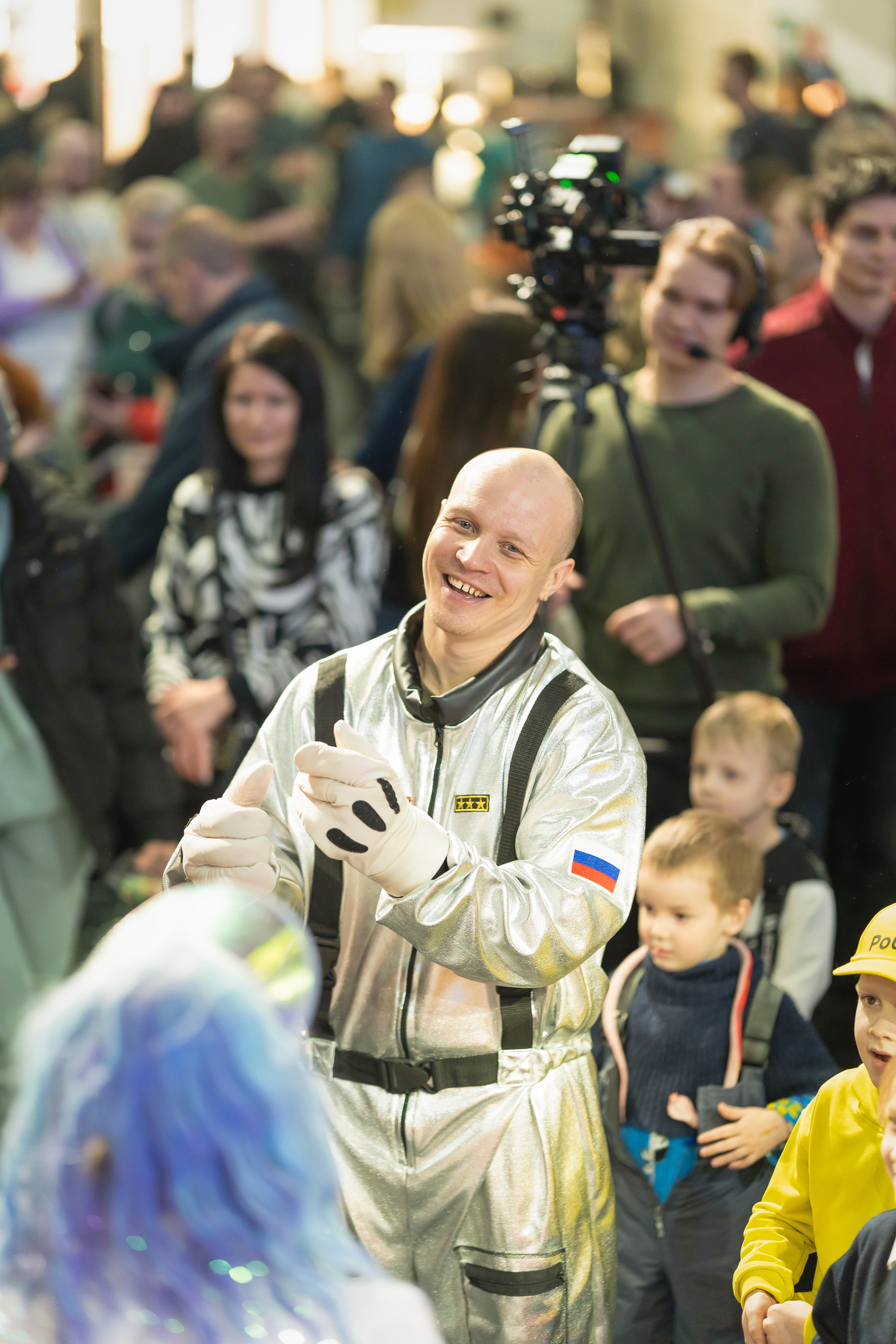 Робосиб в Сибэкспоцентре. Занимаюсь профессиональной фотографией и живу рядом с Байкалом. Работаю в разных жанрах