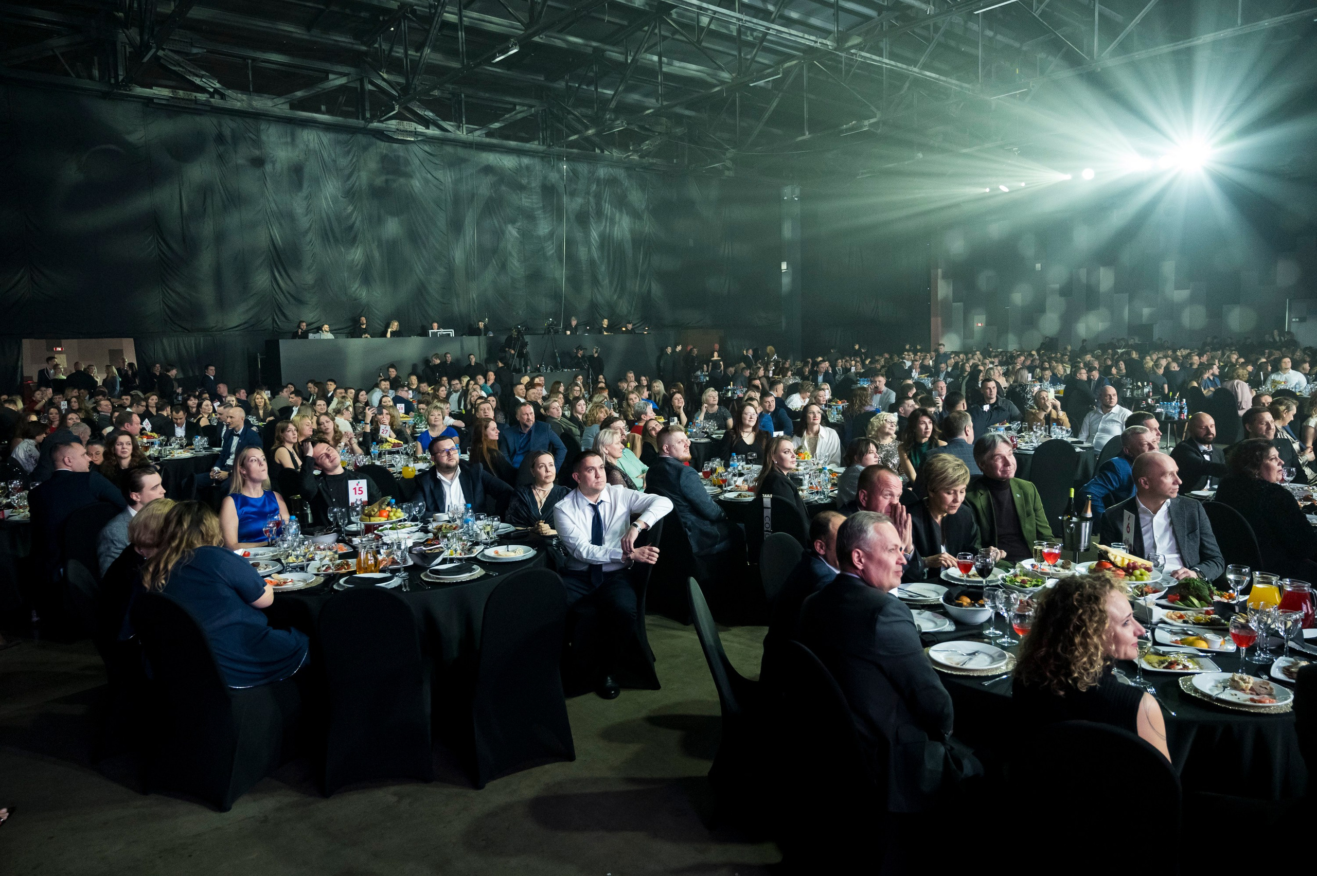 Новогодний корпоратив «Пятерочка». Репортажный фотограф и видеограф Слава Думчев. Тимбилдинги, отчетники, корпоративы