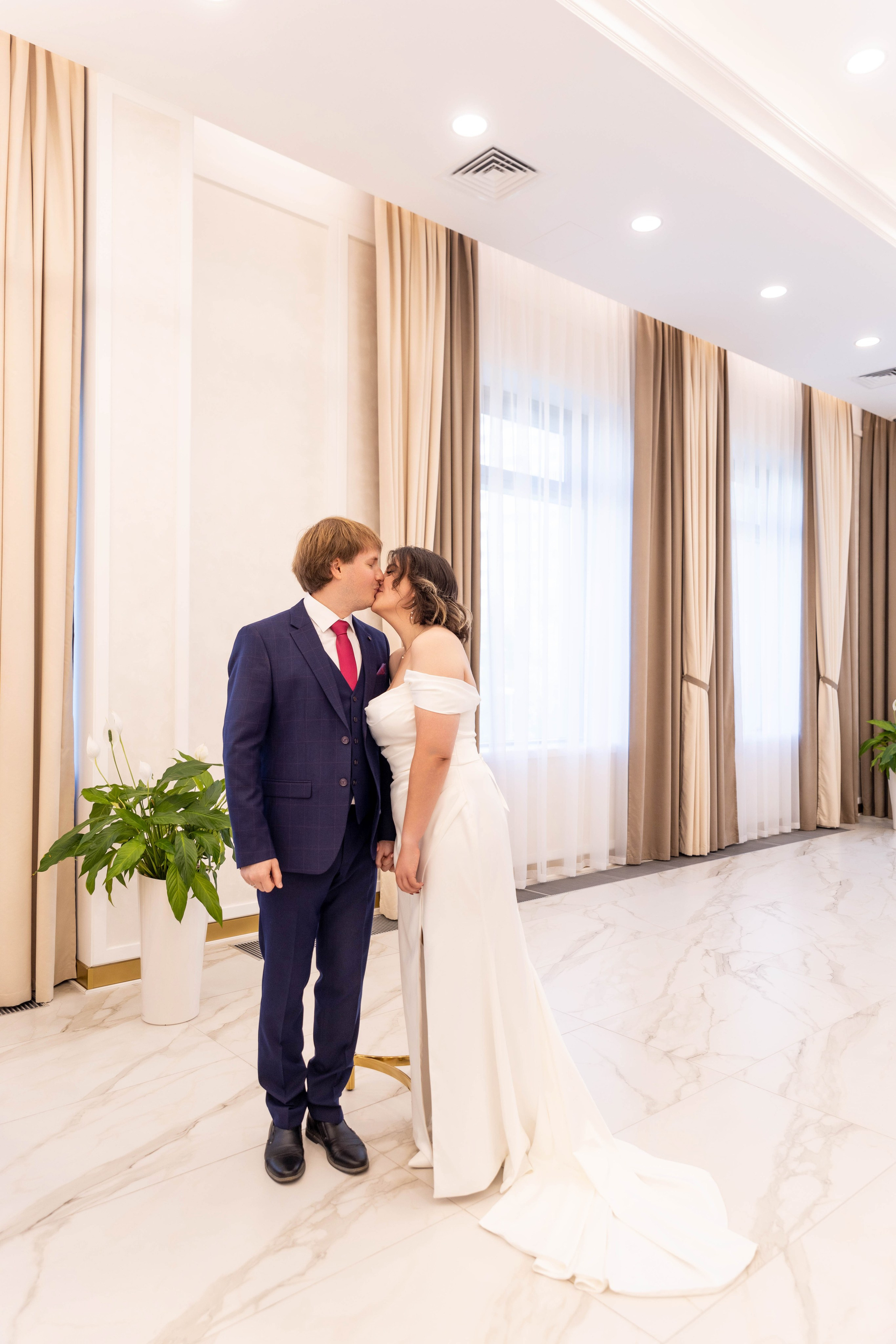 Свадебный день в Москве. Свадебный фотограф Александра Мяскова