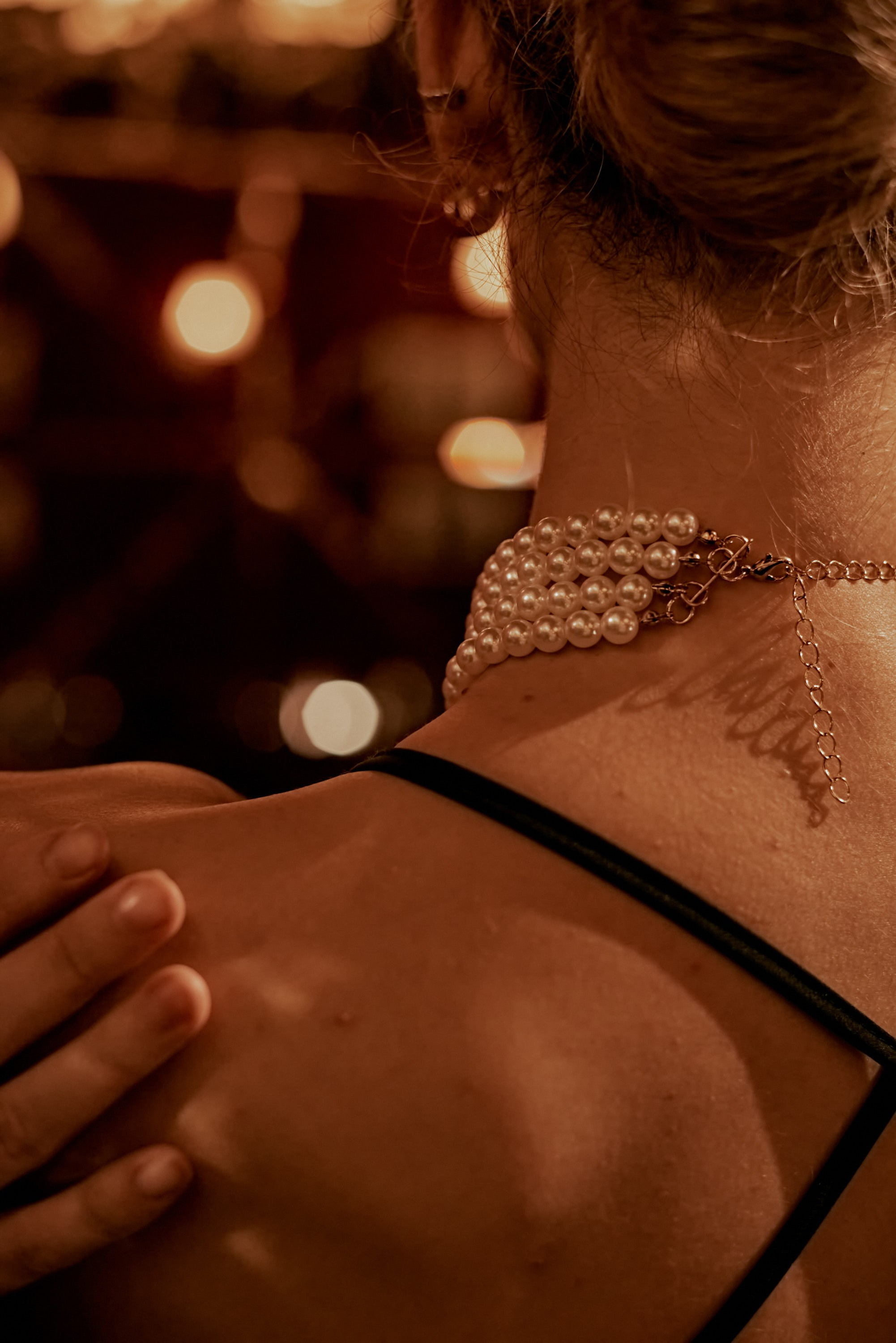 Пара влюбленных в ресторане. Этот день они запомнят на всю жизнь