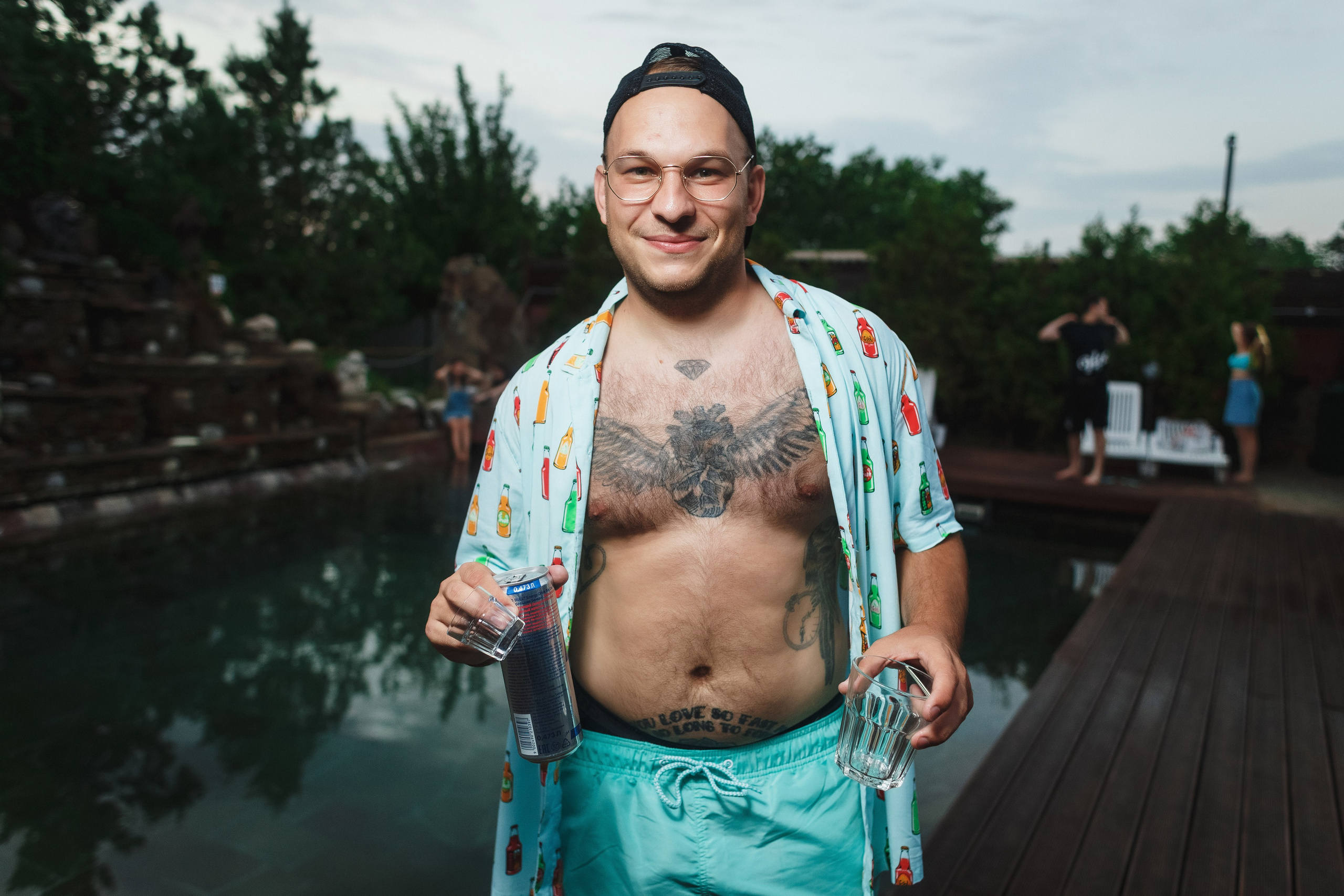 Свадебный фотограф Таганрог — фотосессия в центре города и банкет в коттедже «Виктория». Свадебный и семейный фотограф в Таганроге Бакарюк Антон