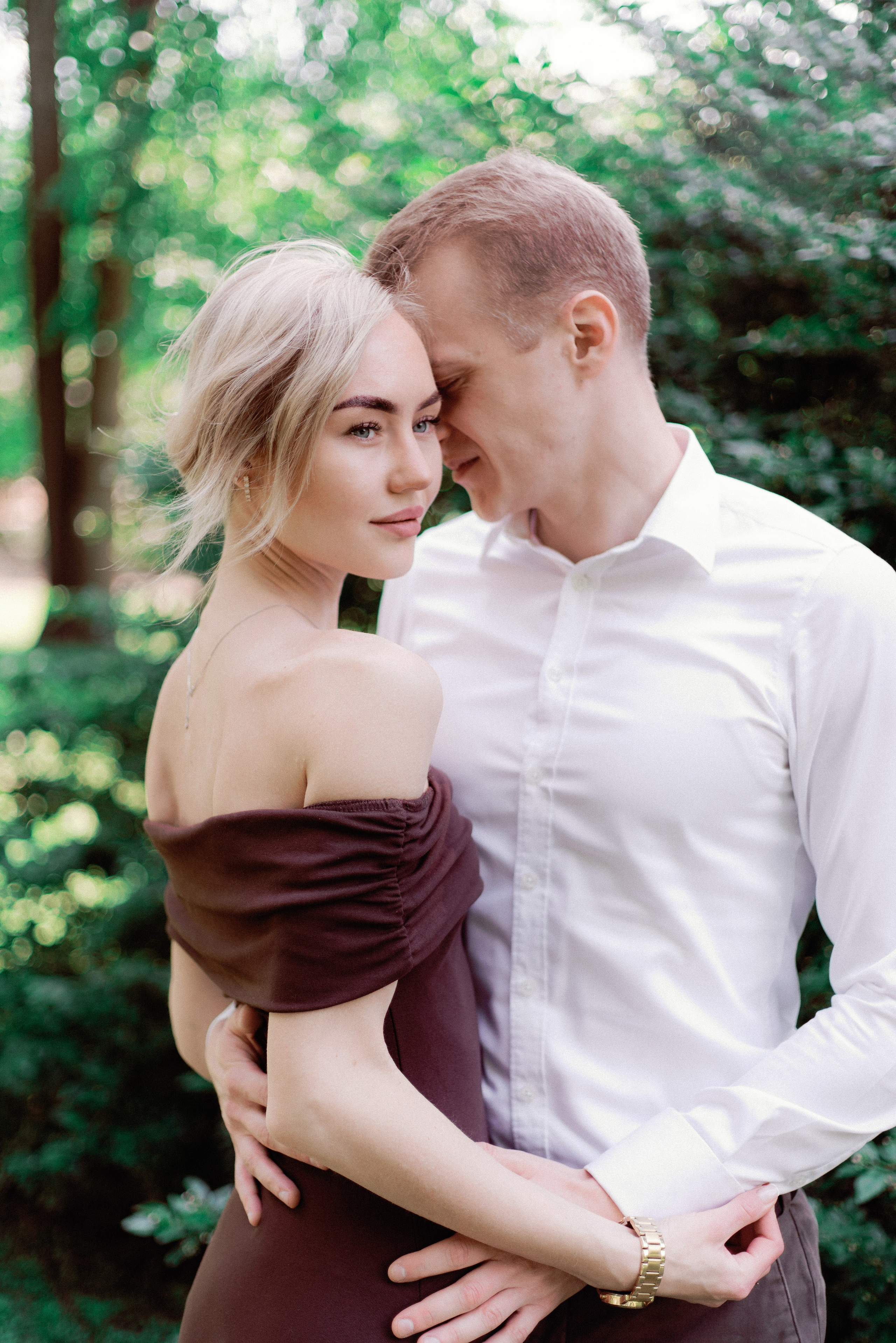 Весеняя лавстори прогулка в парке в Москве, фотограф в Москве