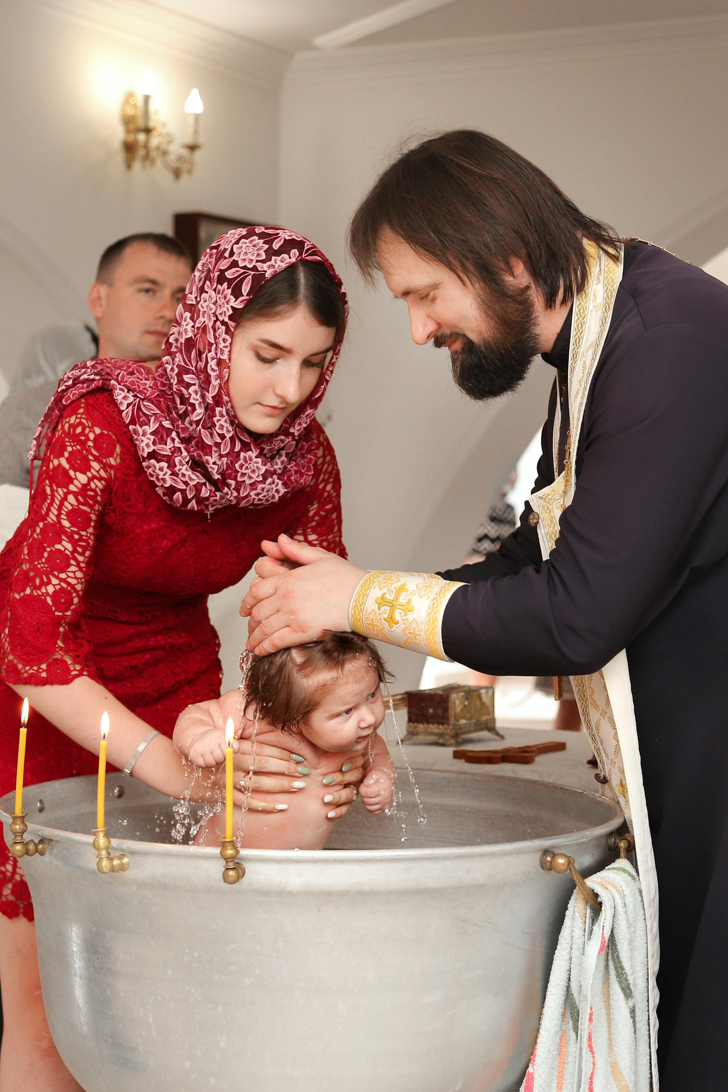 Таинство крещения Апполинарии. Свадебный фотограф Краснодар Марина Зверева
