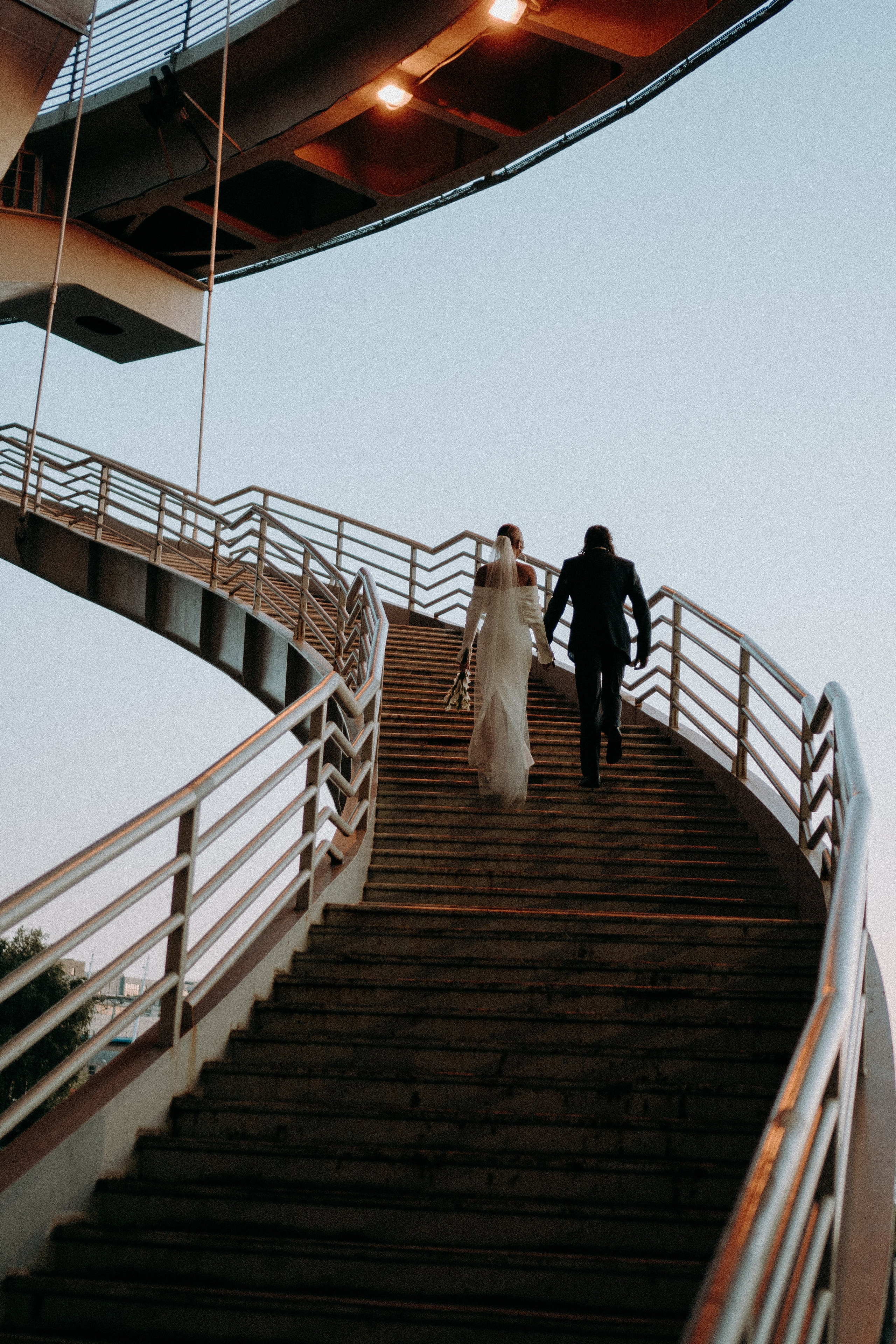 СВАДЕБНАЯ СЬЕМКА ВОЗЛЕ МСОТА БЕТАНКУРА НА КАБРИОЛЕТЕ. Профессиональный фотограф, Санкт-Петербург — Виктория Богомолова