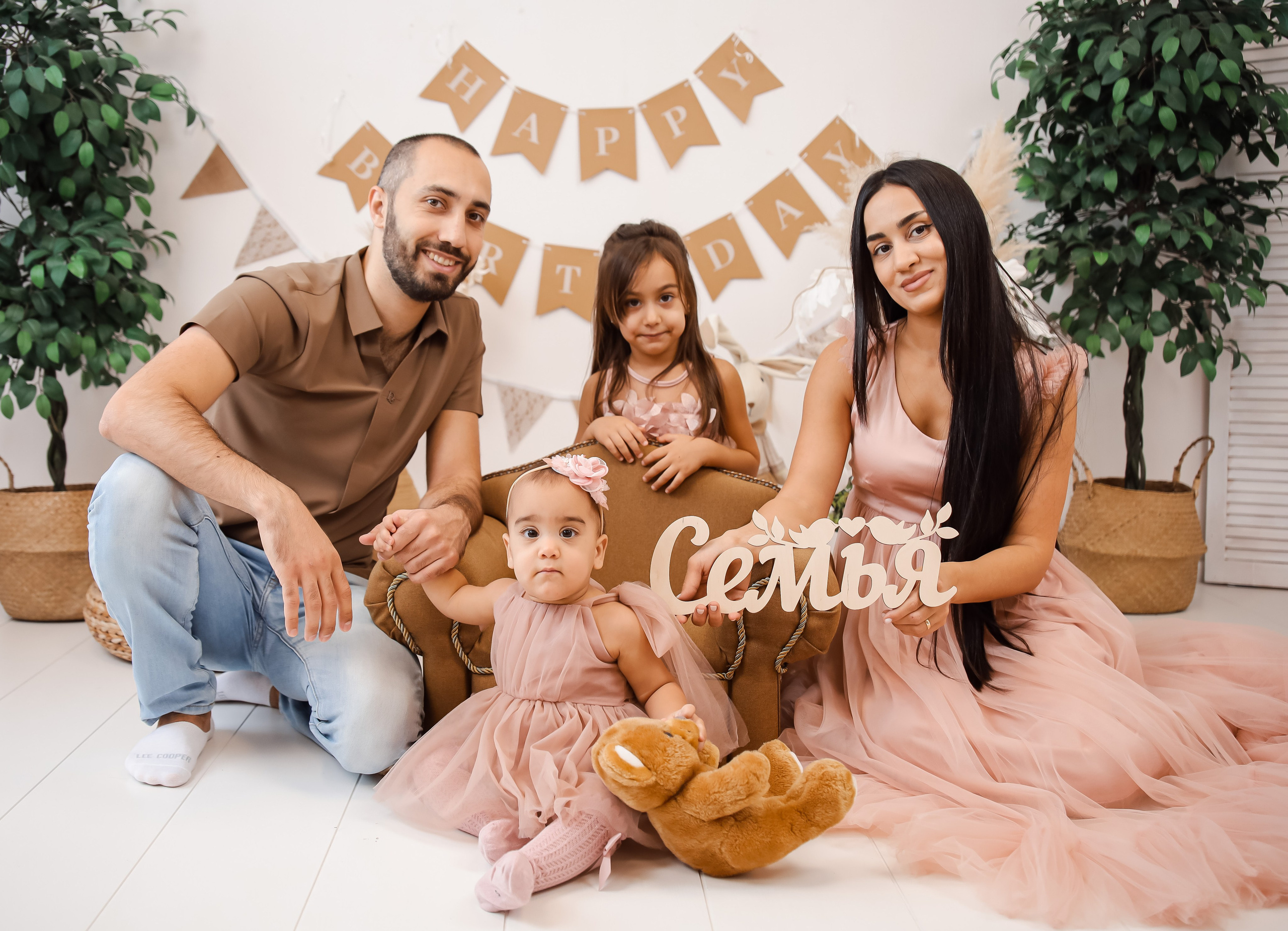 1й Годик Эмили. Детский и Семейный фотограф в Санкт-Петербурге. Детская Фотостудия «FAMILY STORY»