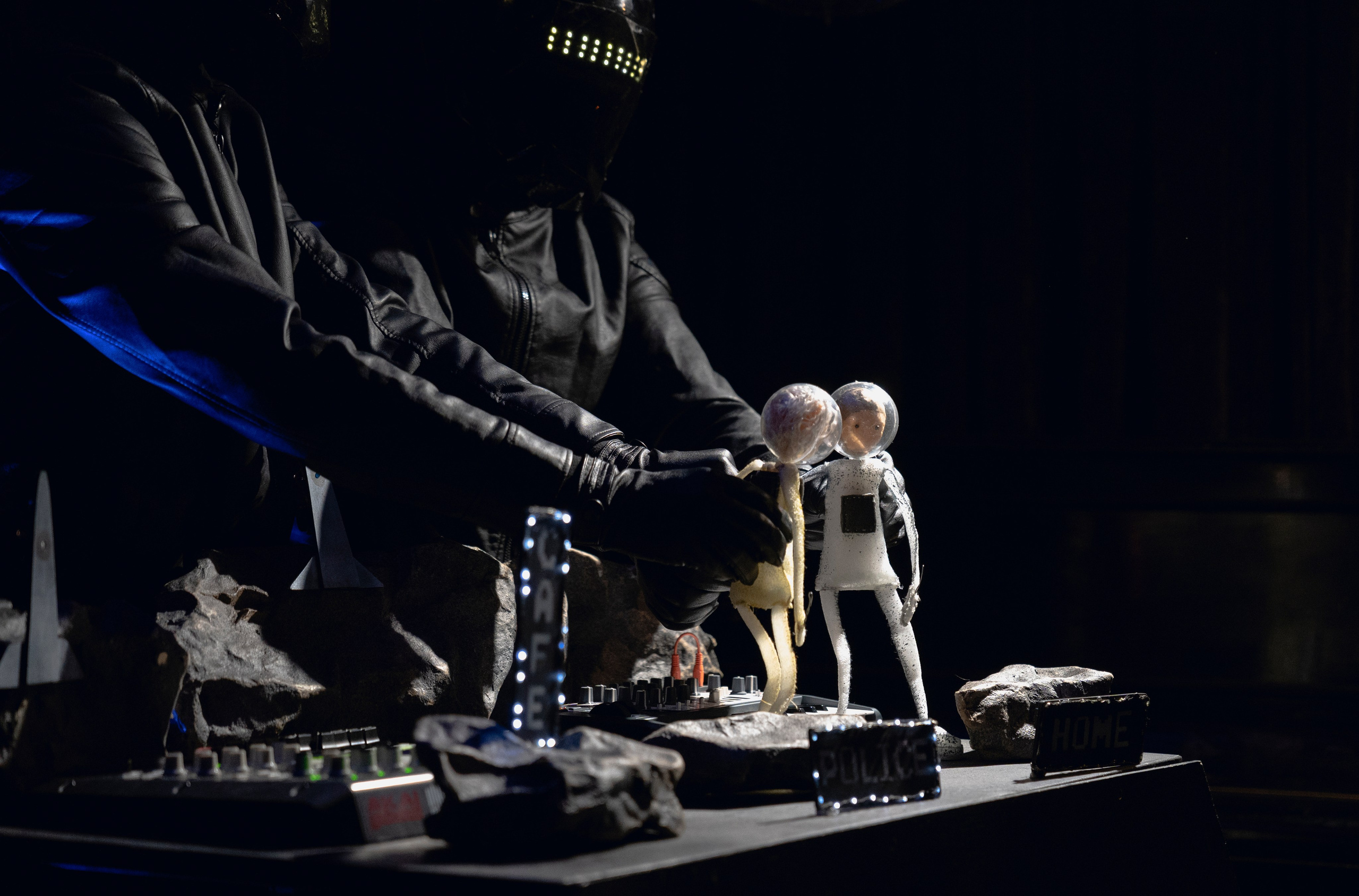 SINGLE. Режиссер и художник Алена Волкова (dir. Alena Volkova). Фотограф Ирина Соколенко Санкт-Петербург