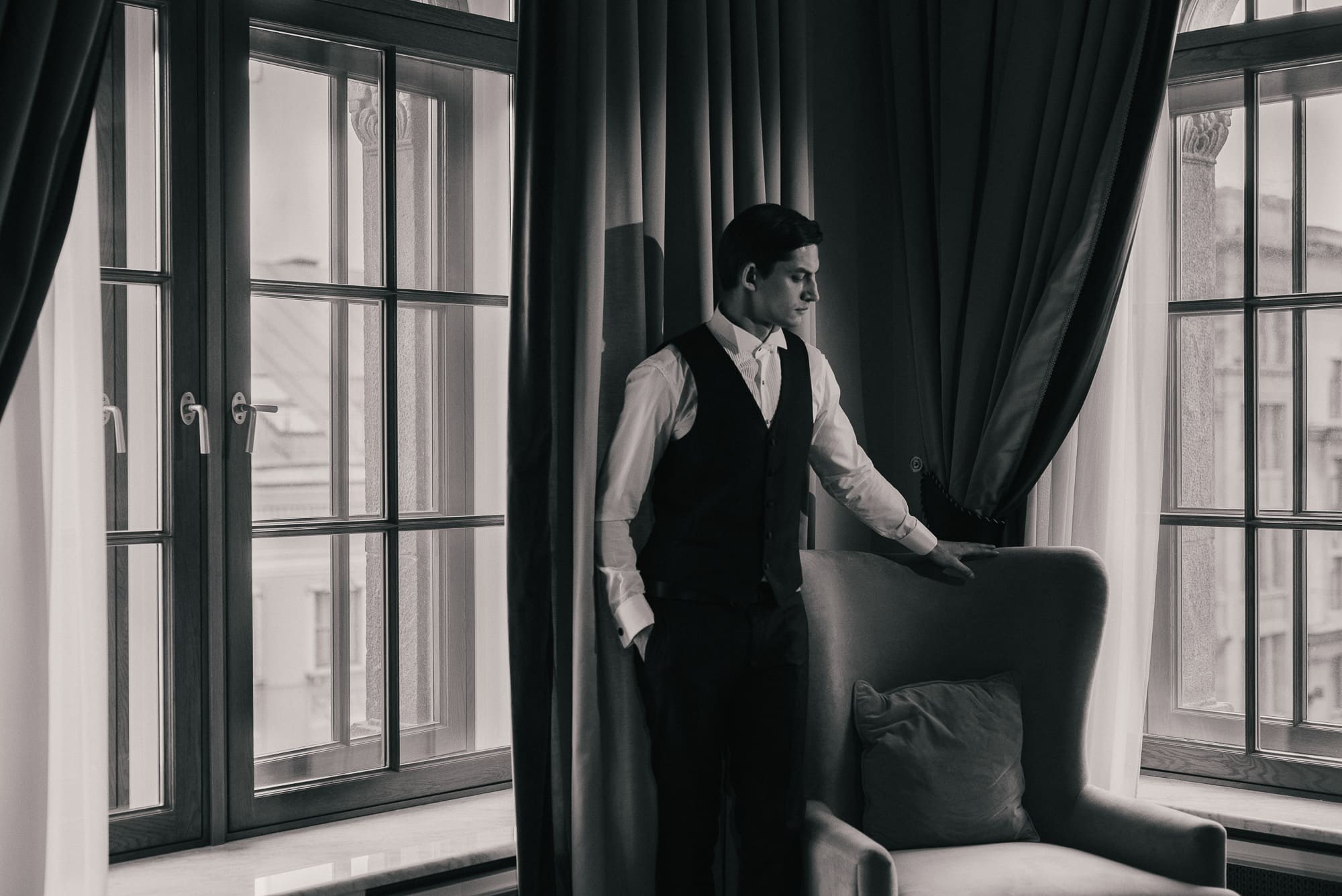 Свадебная фотосессия в Санкт-Петербурге в отеле Wawelberg Hotel