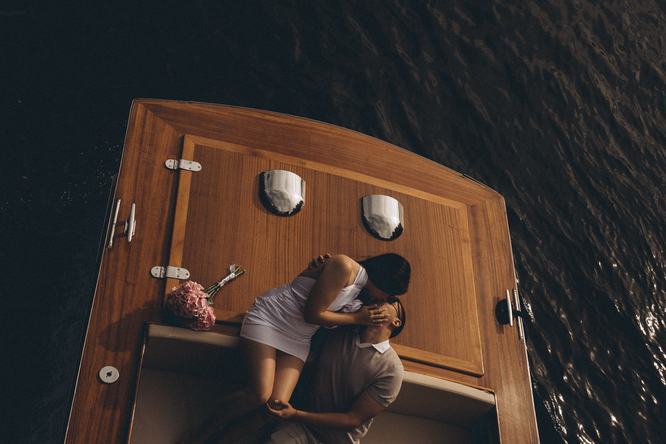 СВАДЕНБНАЯ СЬЕМКА НА КАТЕРЕ ПО КАНАЛАМ САНКТ-ПЕТЕРБУРГА И В АКВАТОРИИ НЕВЫ. Профессиональный фотограф, Санкт-Петербург — Виктория Богомолова