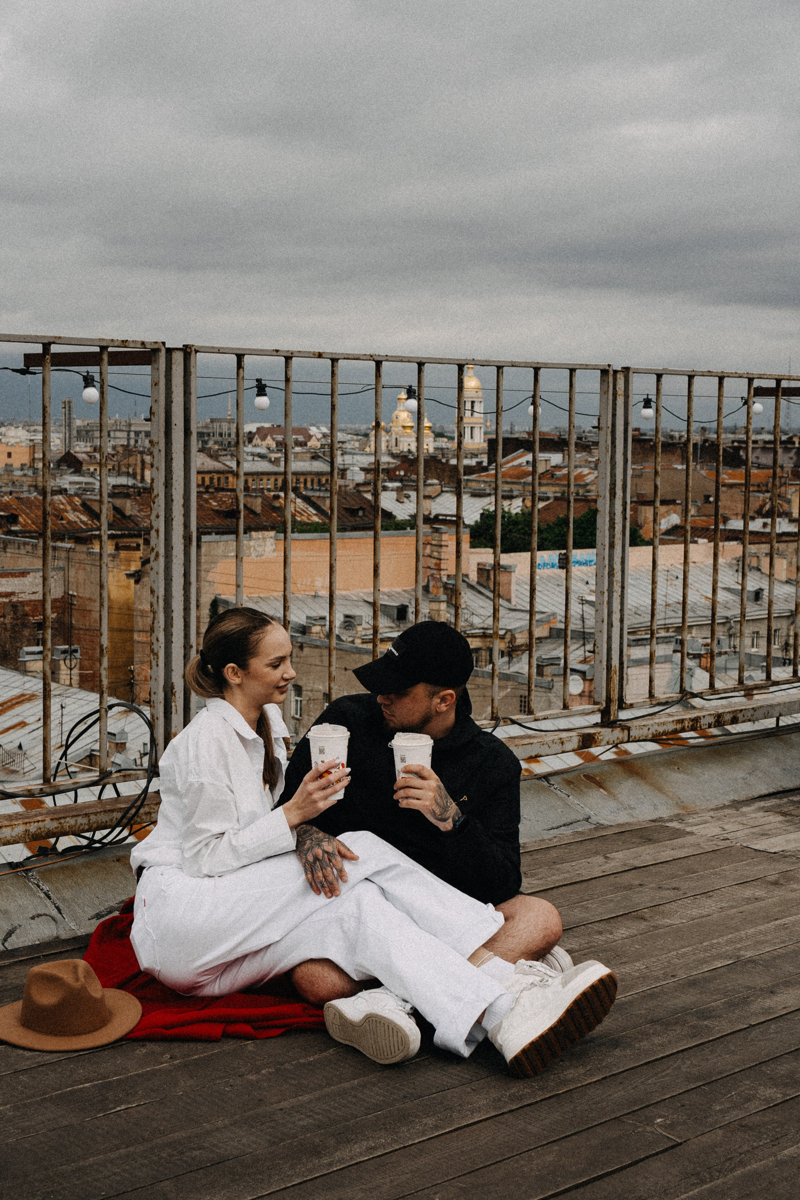 МЫ ГУЛЯЛИ ПРО КРЫШАМ ПИТЕРА. Профессиональный фотограф, Санкт-Петербург — Виктория Богомолова