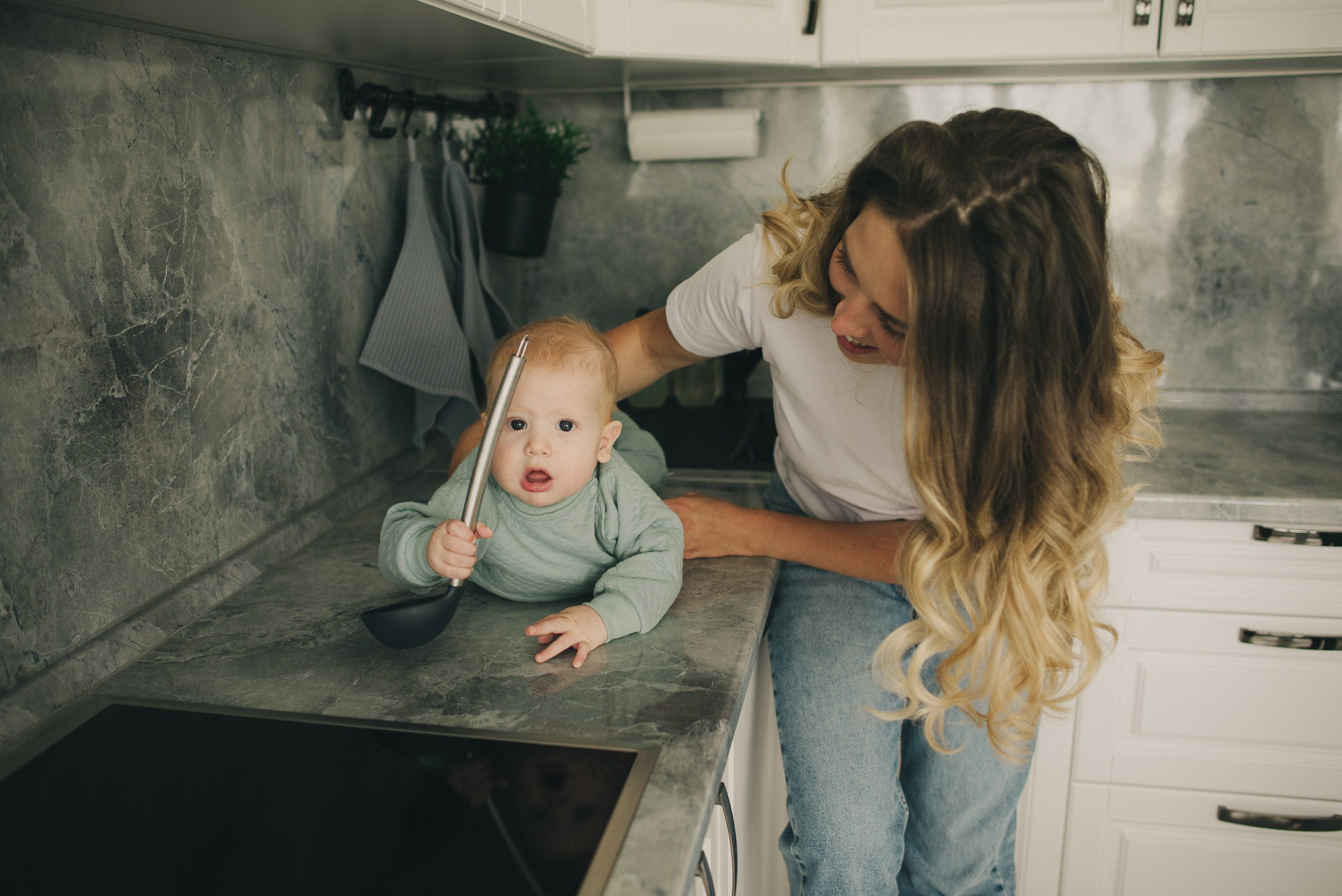 Наш мир — маленький ты!. Фотограф в Москве новорожденные свадьбы семьи Дарья Ларионова