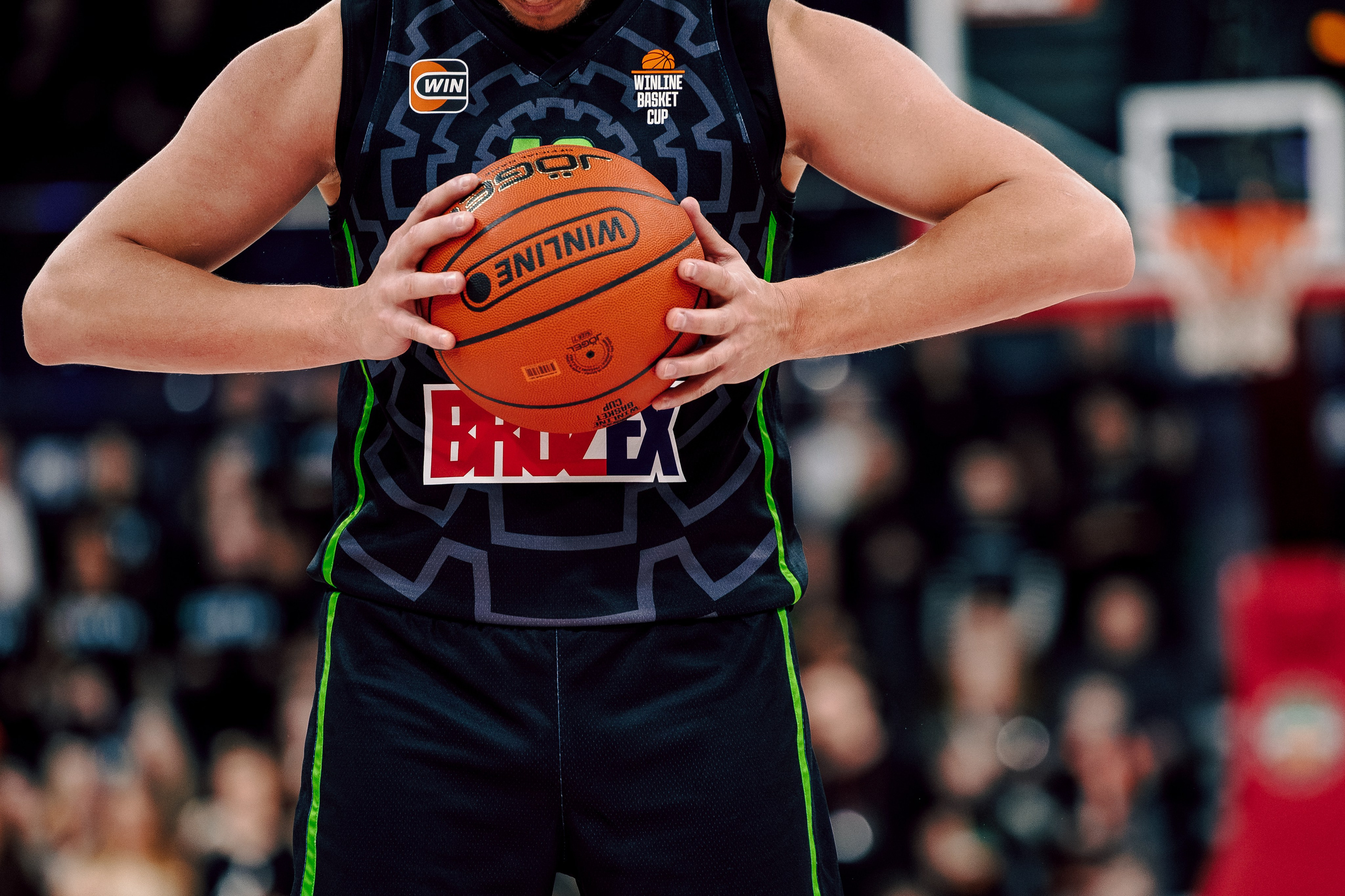 Winline Basket Cup — УРАЛМАШ — УНИКС. Лёшка Варзегов — фотограф