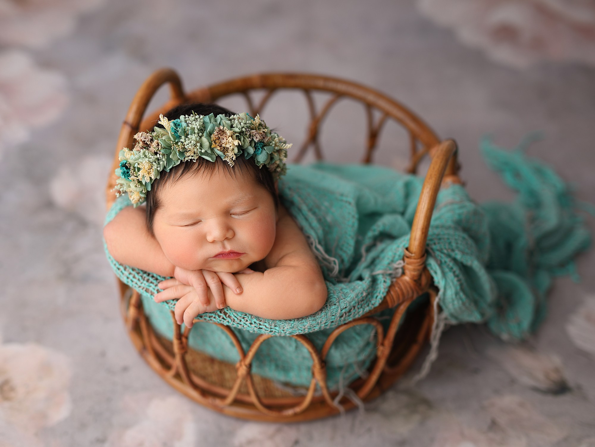 Newborn. Фотограф новорождённых в Казани Нейля Гильмутдинова ньюборн