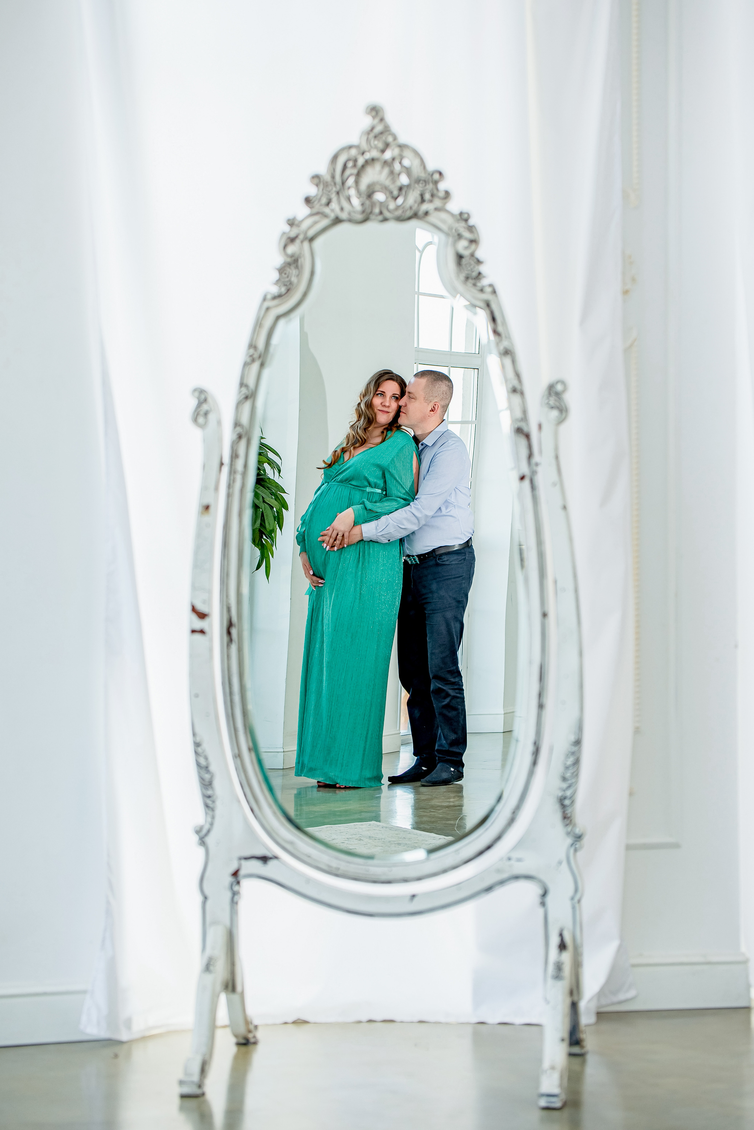 Съемка «в ожидании» для нежной Кристины в студии Романс. Ольга Ли свадебный семейный фотограф Иркутск