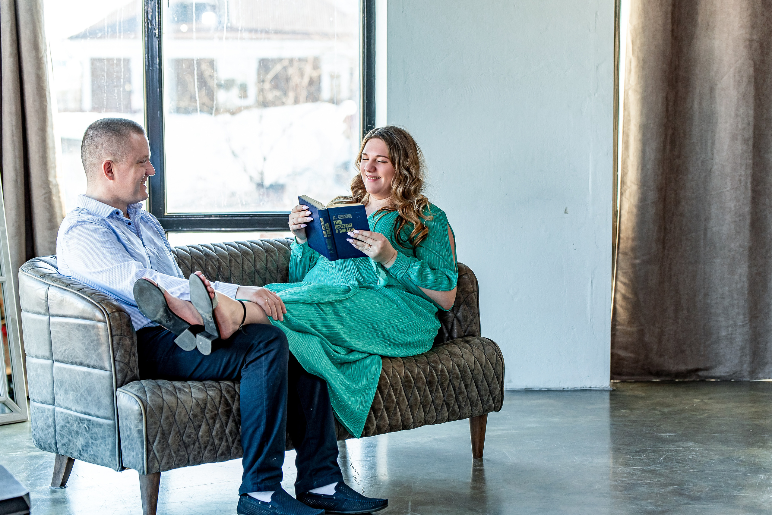 Съемка «в ожидании» для нежной Кристины в студии Романс. Ольга Ли свадебный семейный фотограф Иркутск