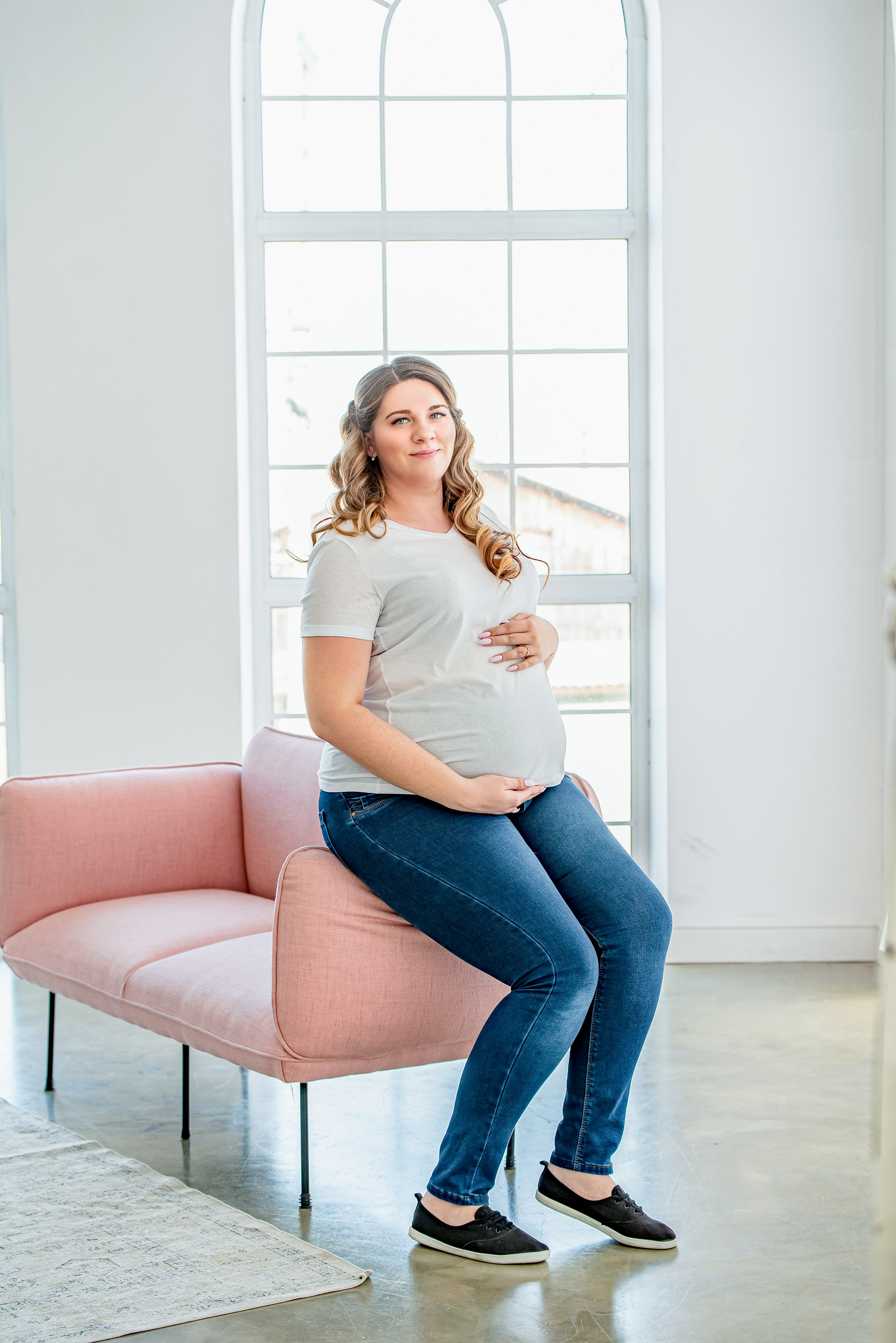 Съемка «в ожидании» для нежной Кристины в студии Романс. Ольга Ли свадебный семейный фотограф Иркутск