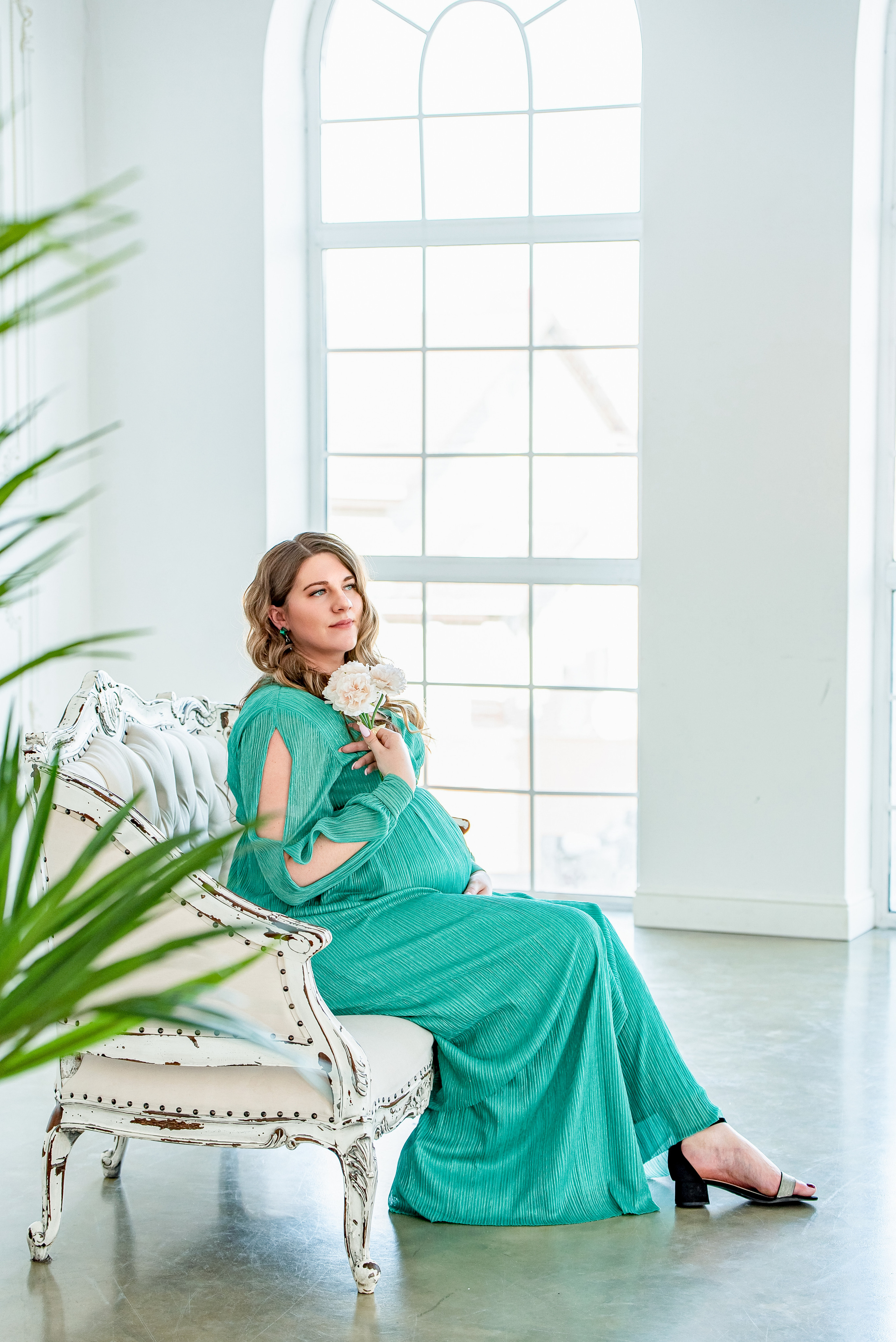 Съемка «в ожидании» для нежной Кристины в студии Романс. Ольга Ли свадебный семейный фотограф Иркутск