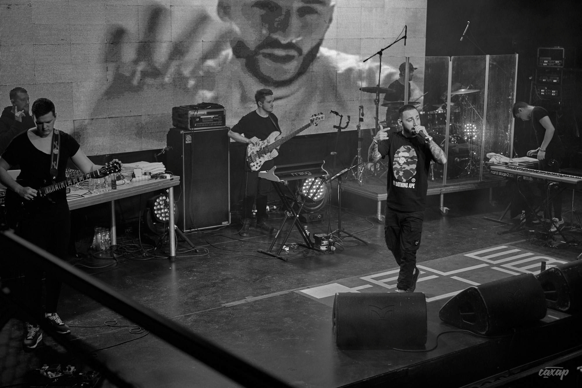 L'One, фото с концерта. Фотограф в Екатеринбурге Юра Сахар. Профессиональный фотограф в Екатеринбурге Юра Сахар