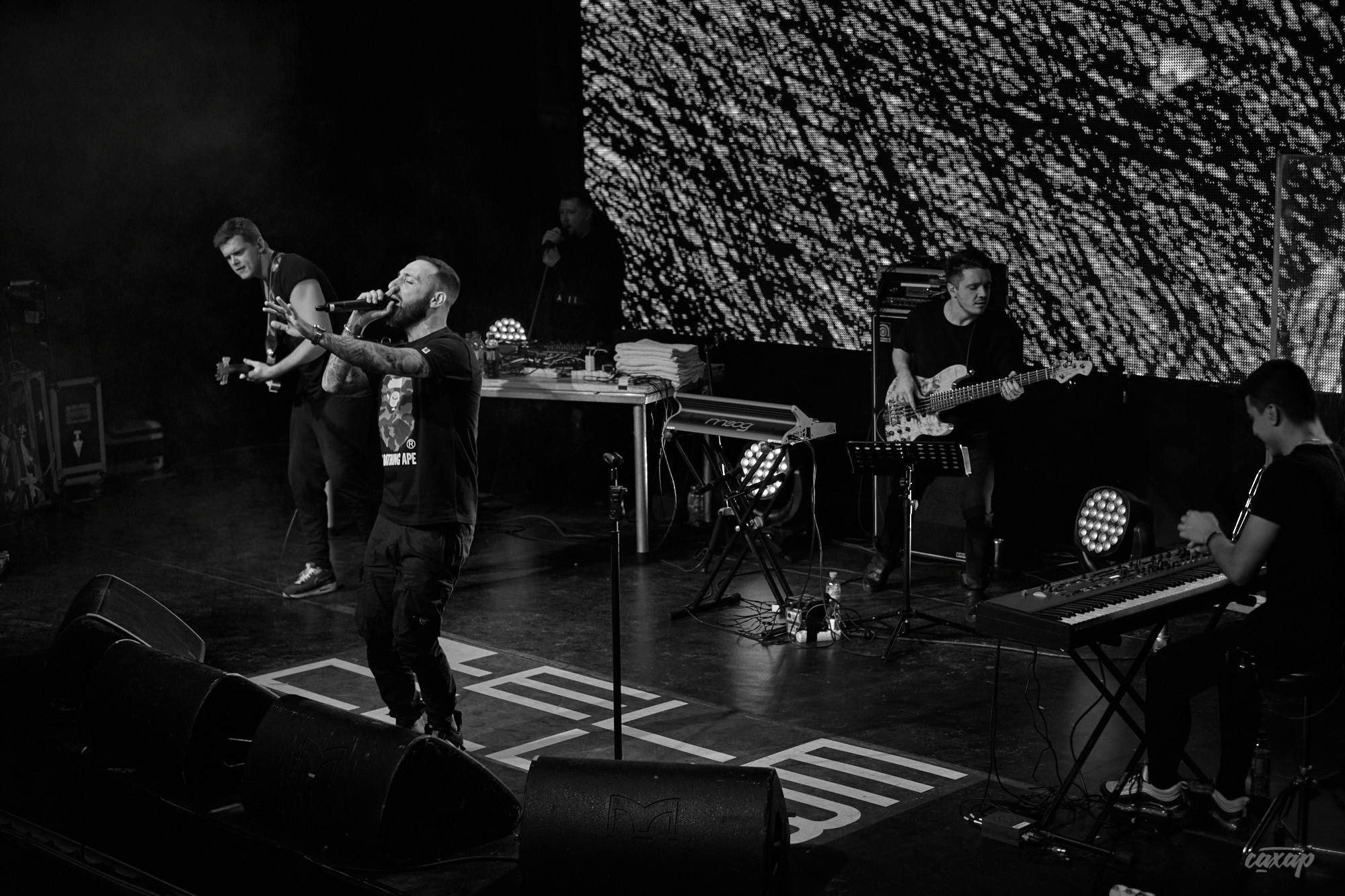 L'One, фото с концерта. Фотограф в Екатеринбурге Юра Сахар. Профессиональный фотограф в Екатеринбурге Юра Сахар