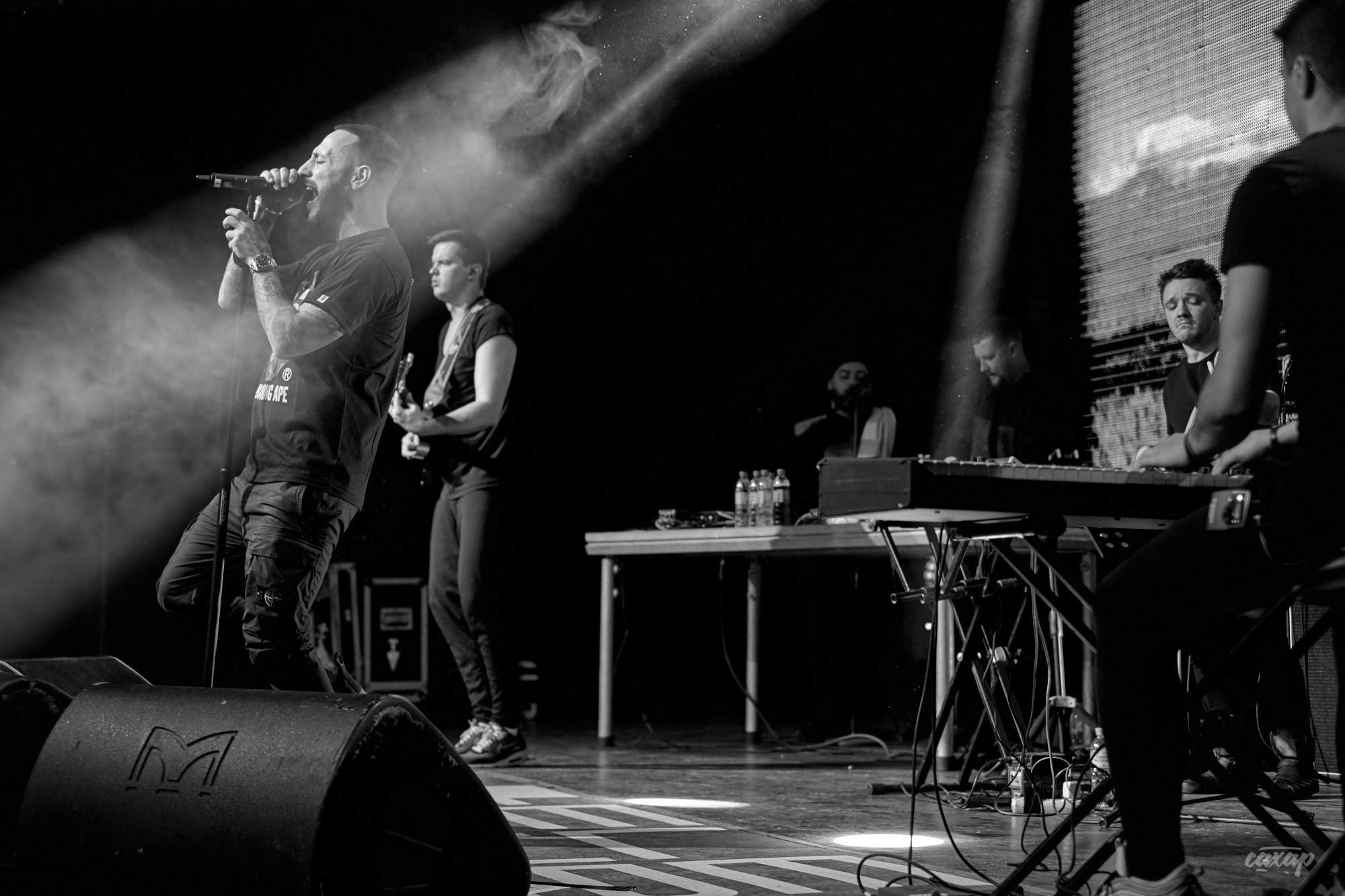 L'One, фото с концерта. Фотограф в Екатеринбурге Юра Сахар. Профессиональный фотограф в Екатеринбурге Юра Сахар