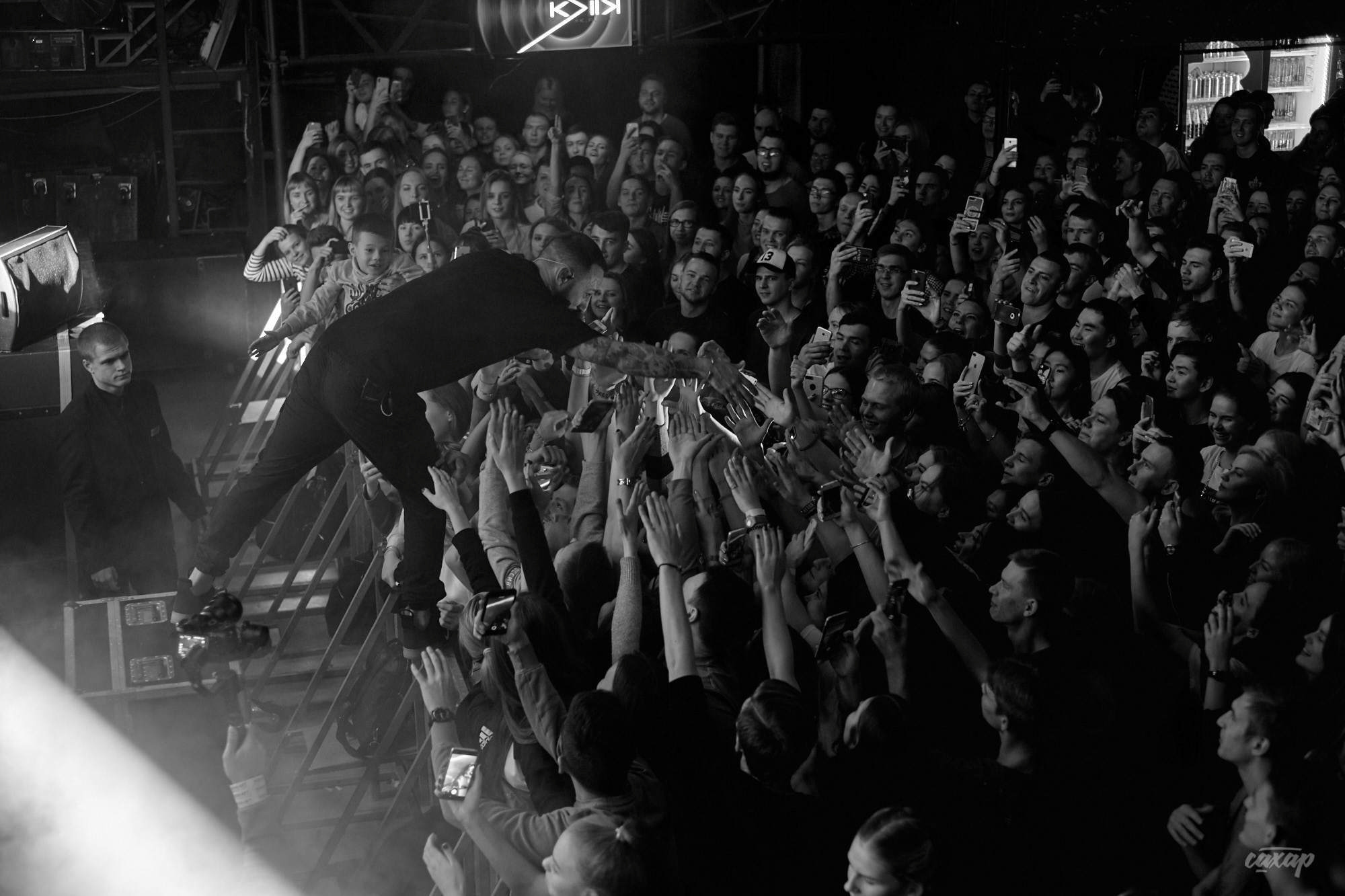 L'One, фото с концерта. Фотограф в Екатеринбурге Юра Сахар. Профессиональный фотограф в Екатеринбурге Юра Сахар