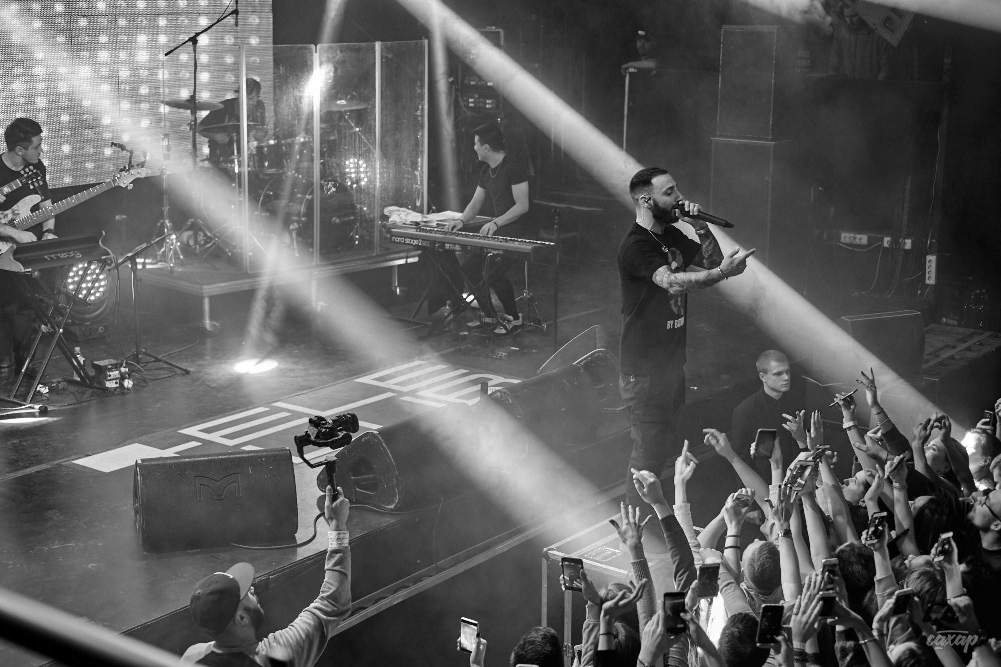 L'One, фото с концерта. Фотограф в Екатеринбурге Юра Сахар. Профессиональный фотограф в Екатеринбурге Юра Сахар
