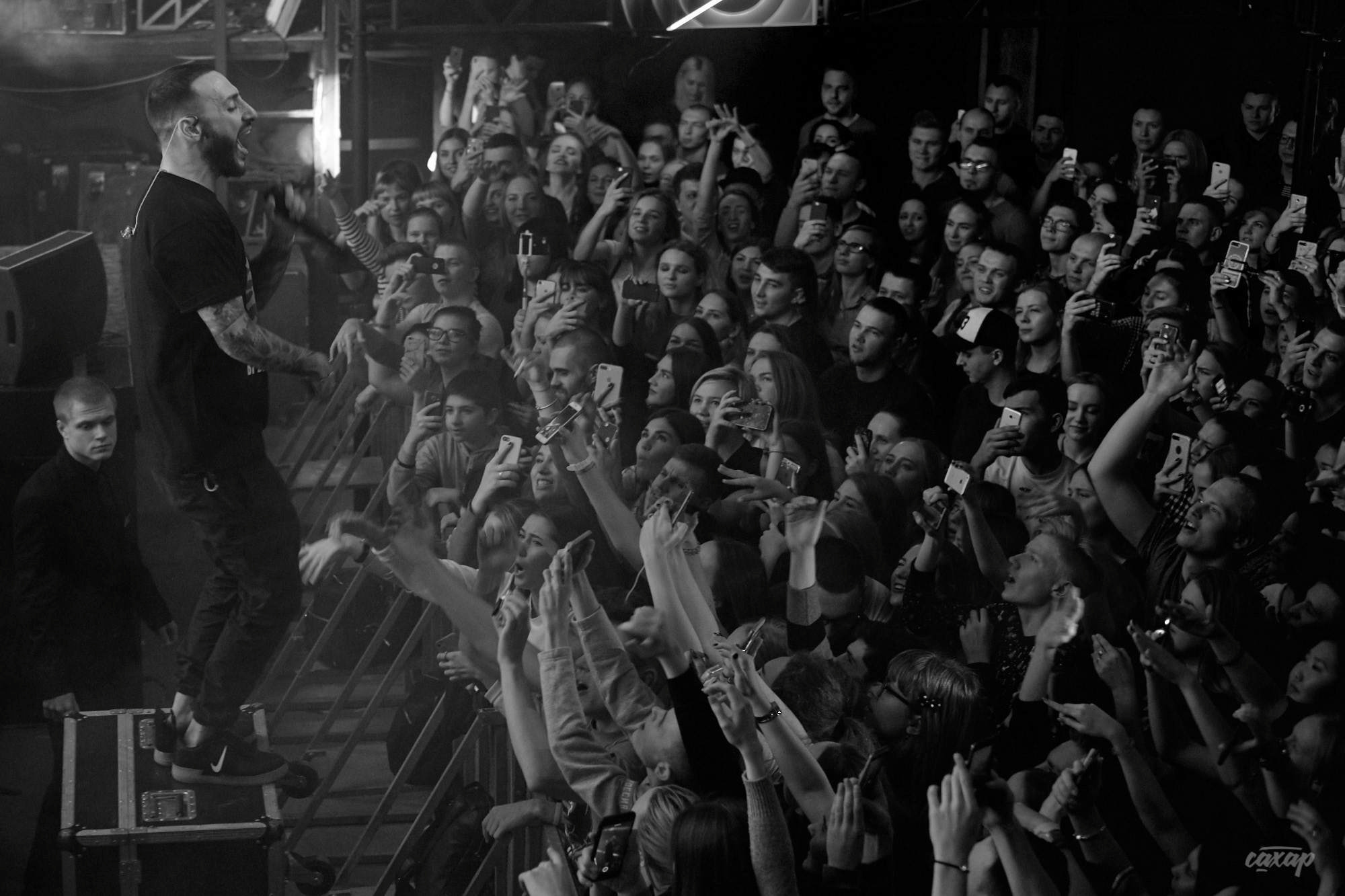 L'One, фото с концерта. Фотограф в Екатеринбурге Юра Сахар. Профессиональный фотограф в Екатеринбурге Юра Сахар