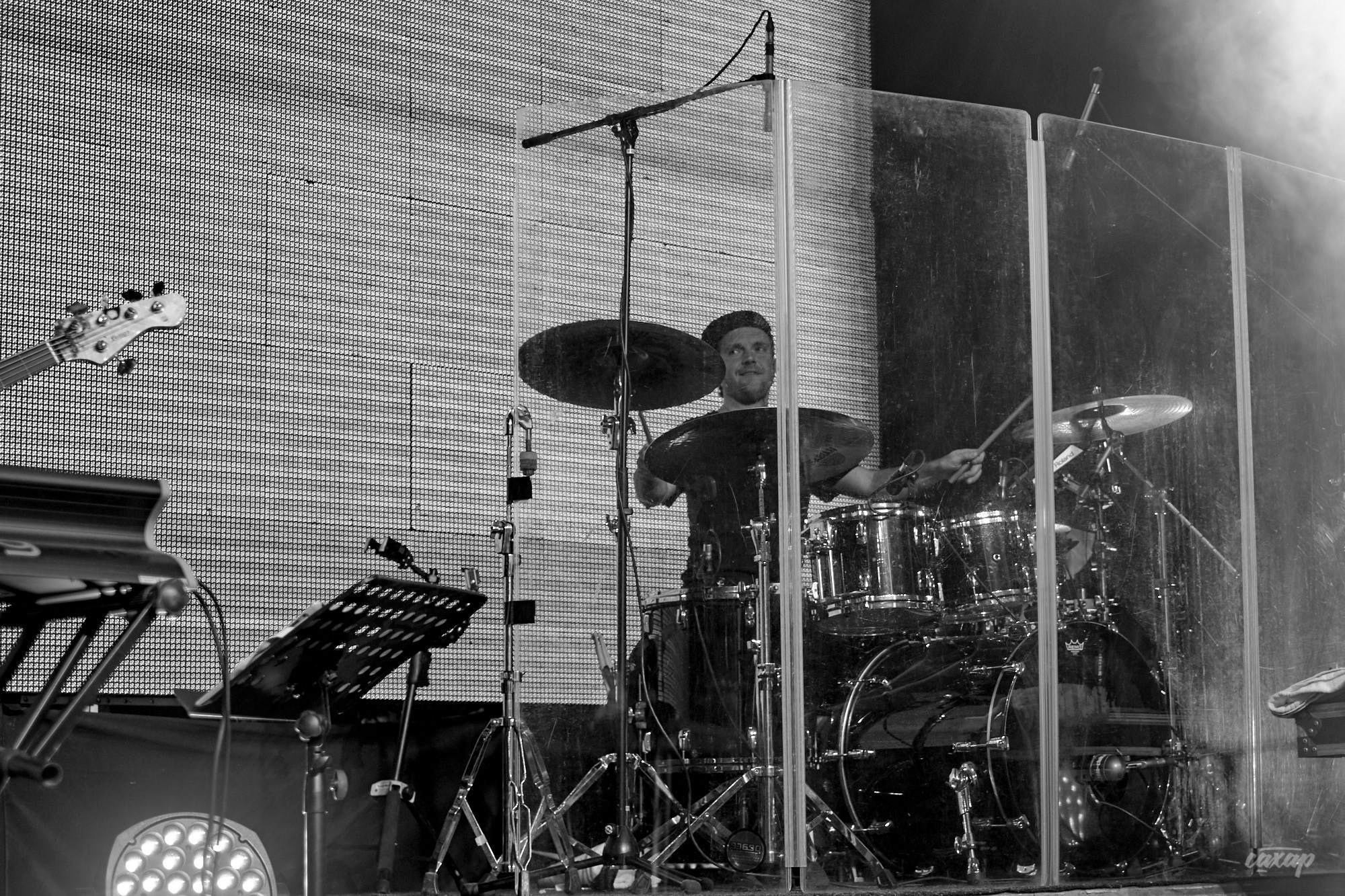 L'One, фото с концерта. Фотограф в Екатеринбурге Юра Сахар. Профессиональный фотограф в Екатеринбурге Юра Сахар