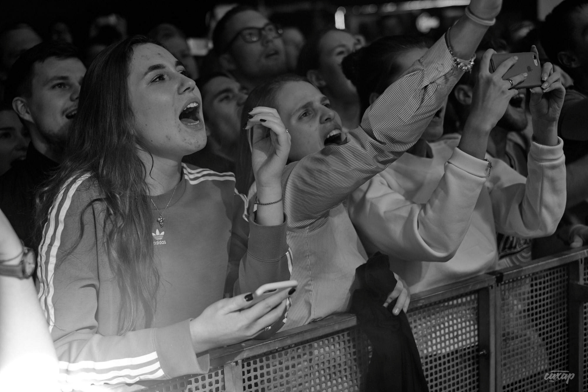 L'One, фото с концерта. Фотограф в Екатеринбурге Юра Сахар. Профессиональный фотограф в Екатеринбурге Юра Сахар
