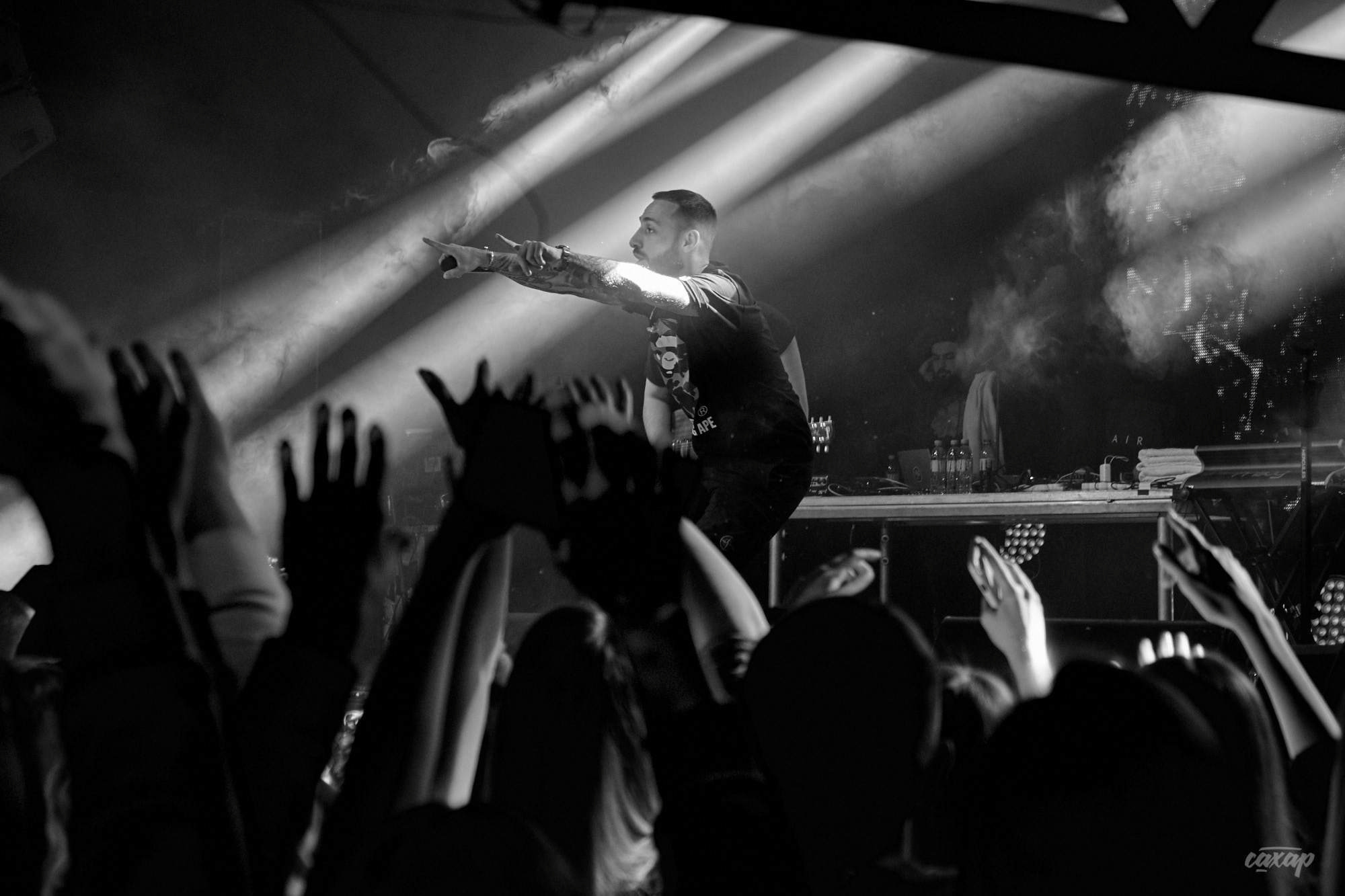 L'One, фото с концерта. Фотограф в Екатеринбурге Юра Сахар. Профессиональный фотограф в Екатеринбурге Юра Сахар