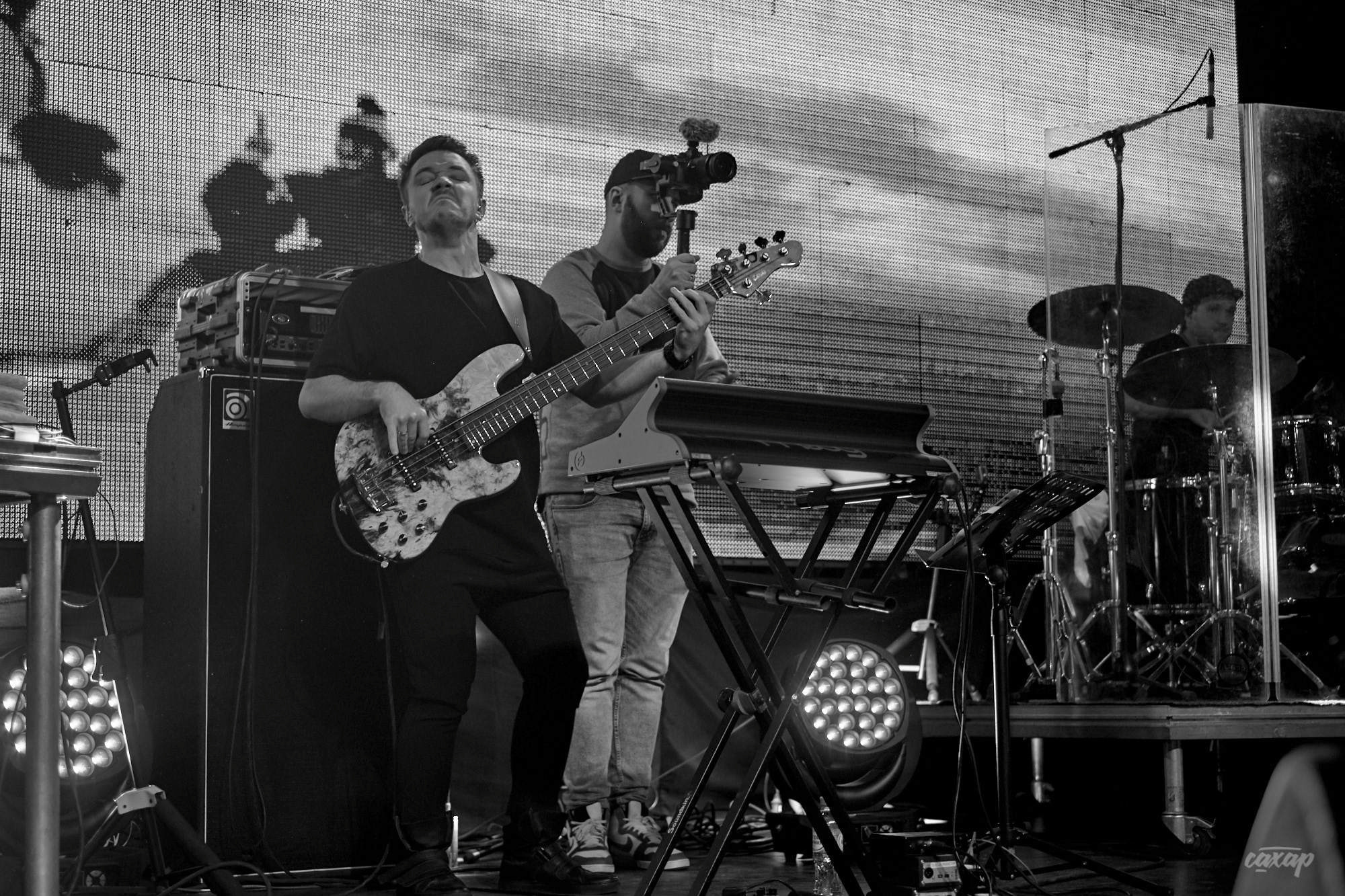 L'One, фото с концерта. Фотограф в Екатеринбурге Юра Сахар. Профессиональный фотограф в Екатеринбурге Юра Сахар