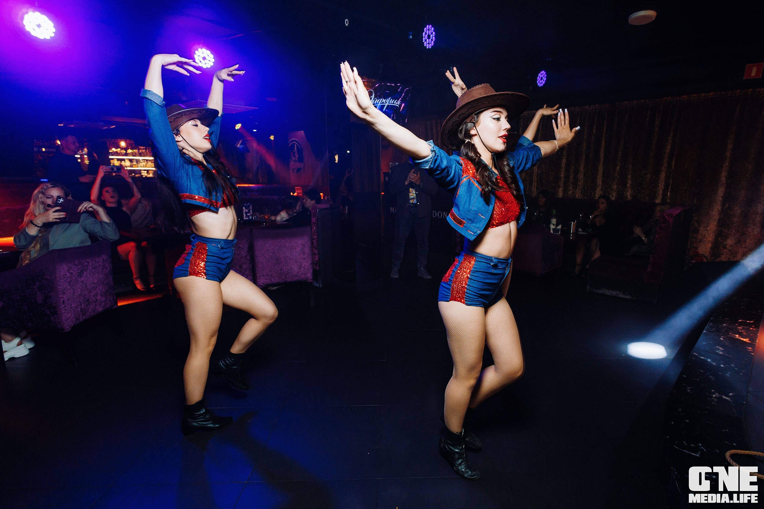 Фоторепортаж из караоке-клуба Эйфория. One Media Life: фоторепортажи, фотоотчеты с мероприятий и заведений