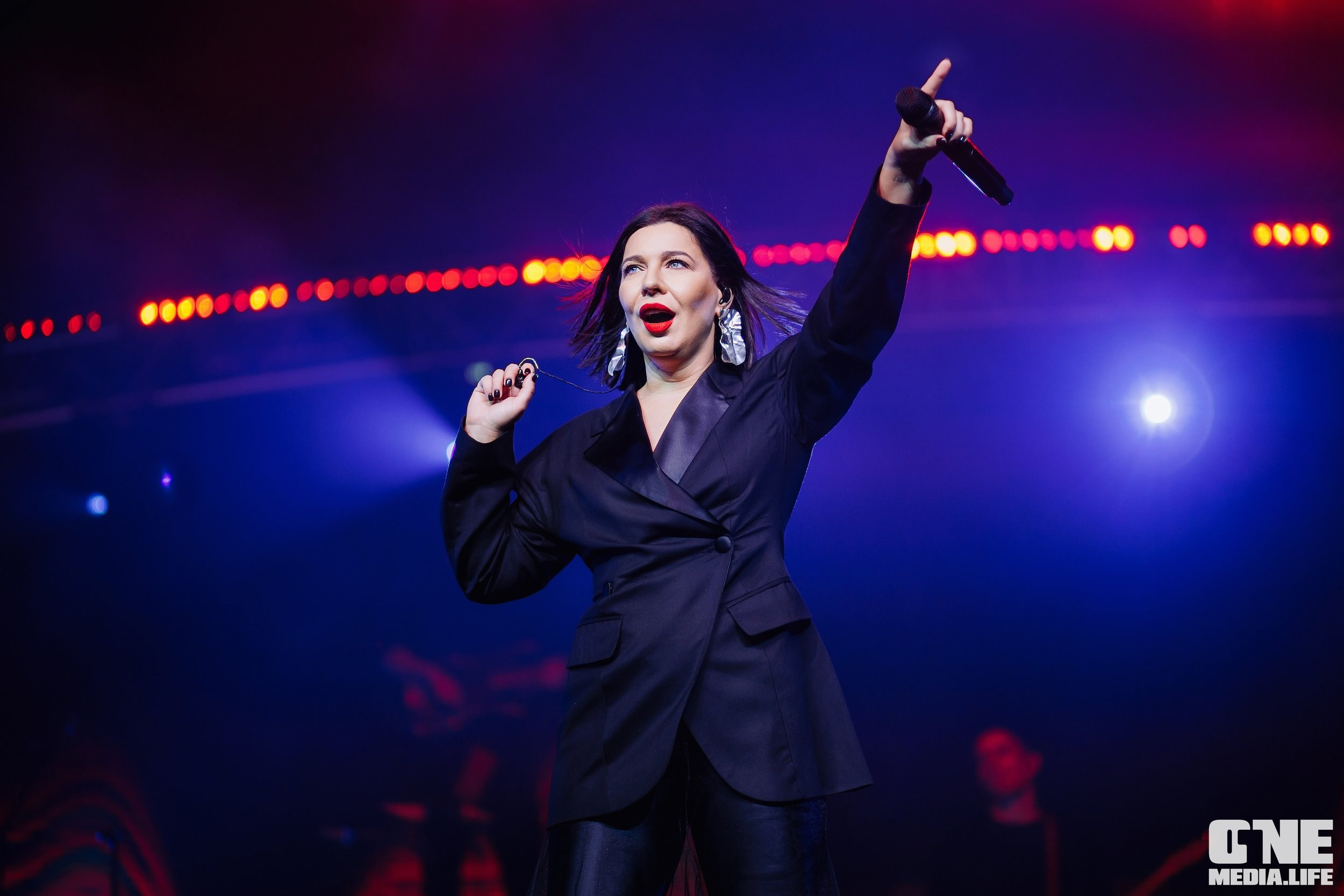 Фоторепортаж с концерта Ёлки. One Media Life: фоторепортажи, фотоотчеты с мероприятий и заведений