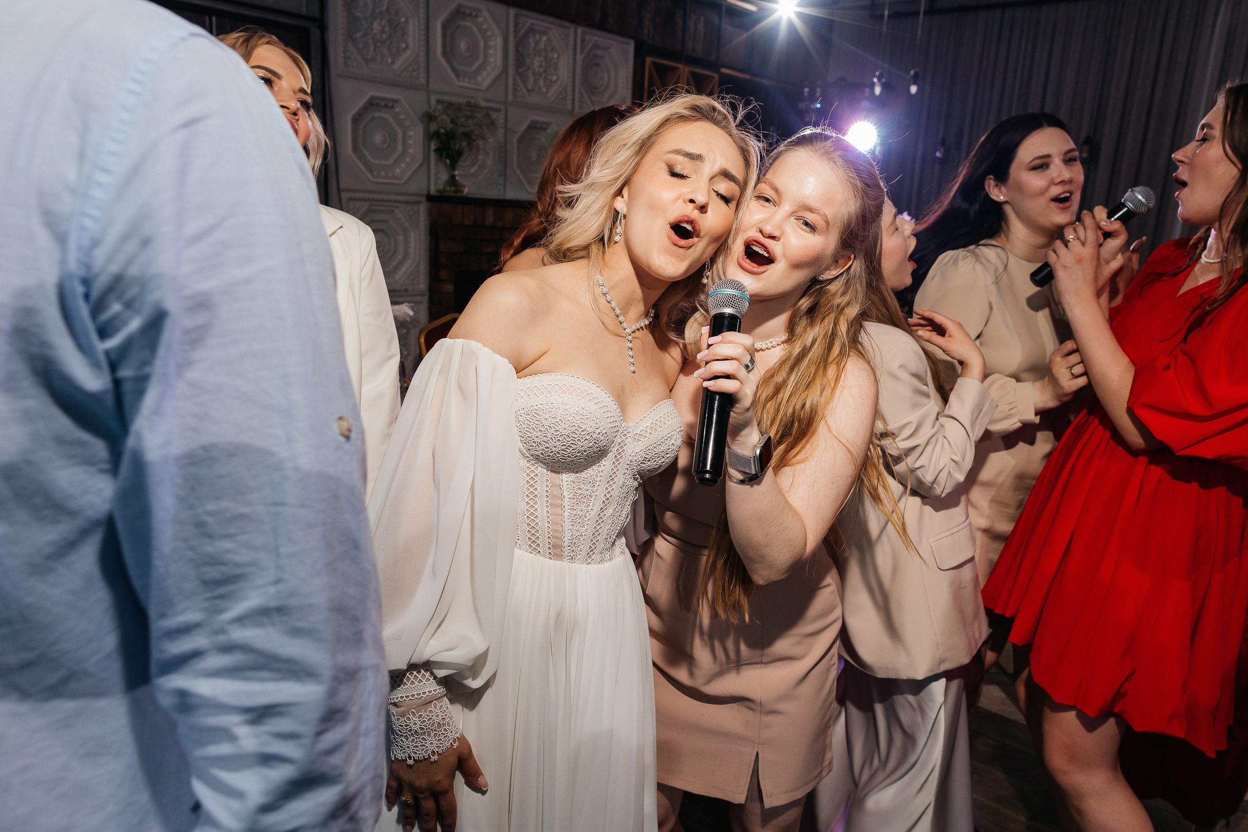 Грандиозное свадебное событие в уютном ресторане. Олег Сверчков | Свадебный фотограф Вологда