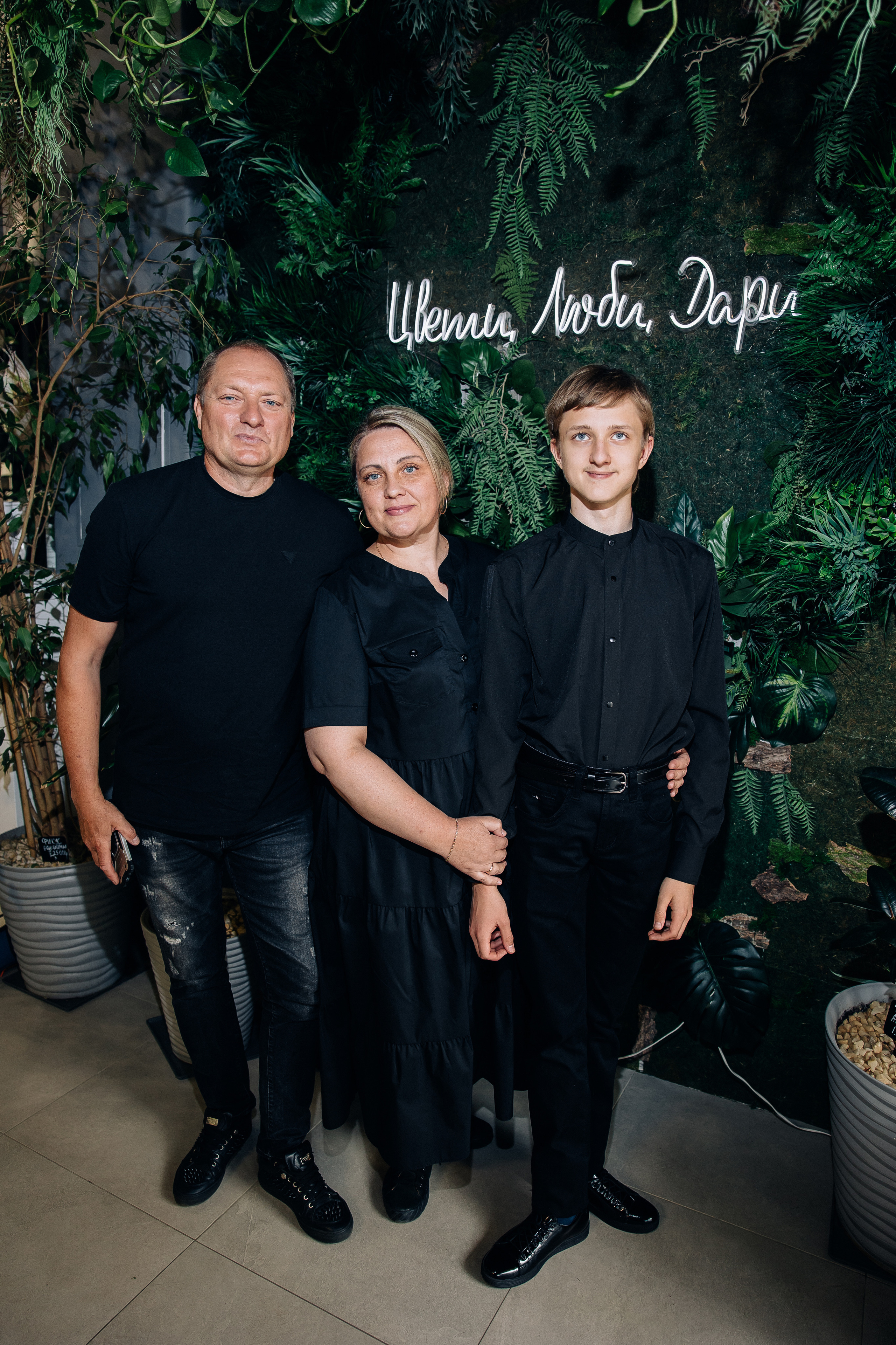 Потрясающий день рожденья Цветочного пространства IVA. Свадебный и семейный фотограф в Воронеже Свиридова Евгения