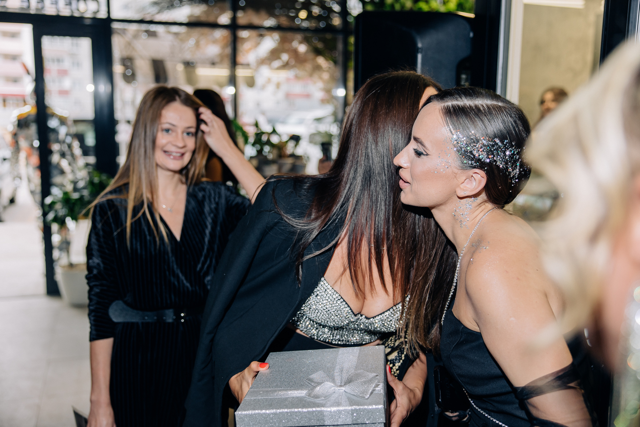 Потрясающий день рожденья Цветочного пространства IVA. Свадебный и семейный фотограф в Воронеже Свиридова Евгения