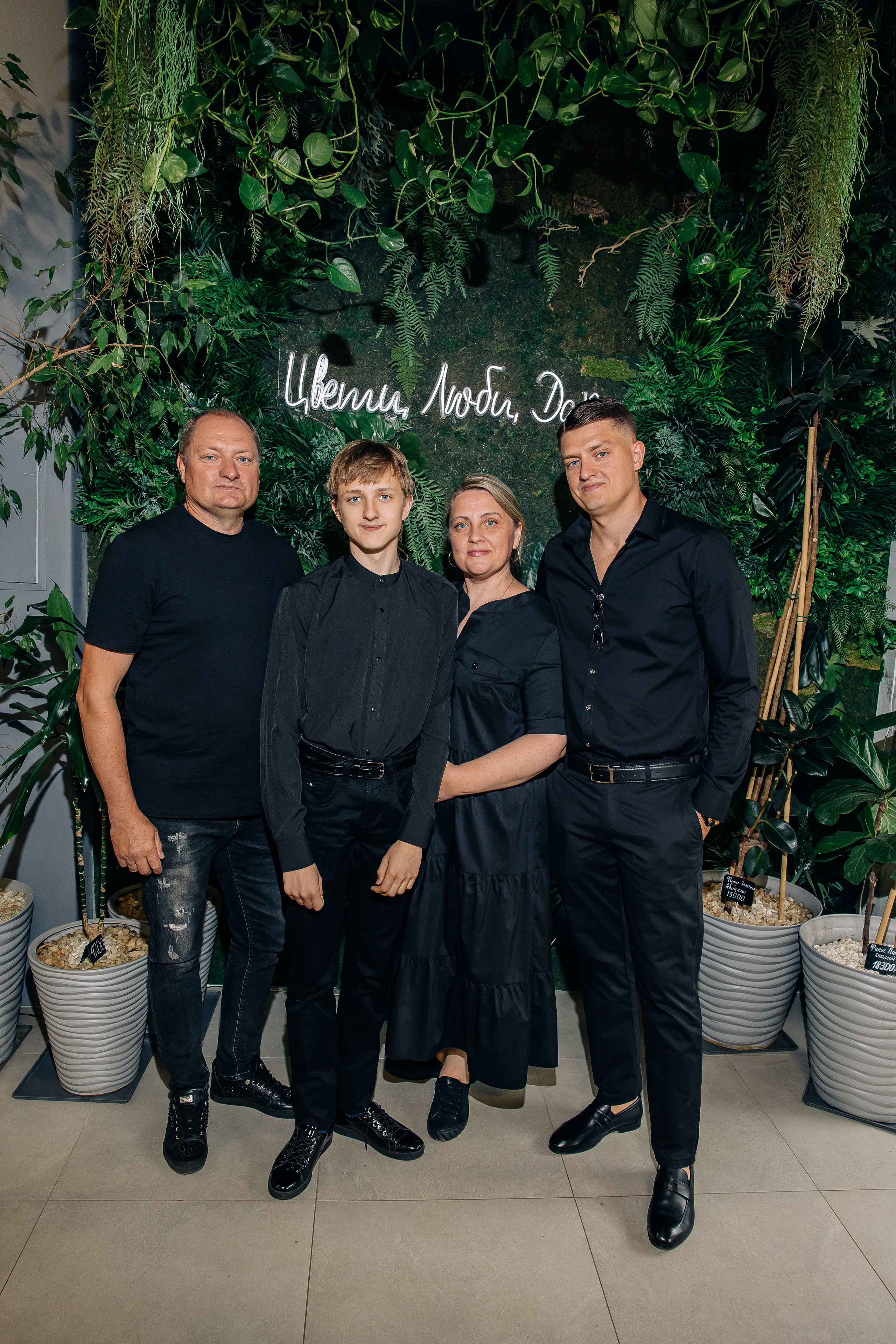 Потрясающий день рожденья Цветочного пространства IVA. Свадебный и семейный фотограф в Воронеже Свиридова Евгения