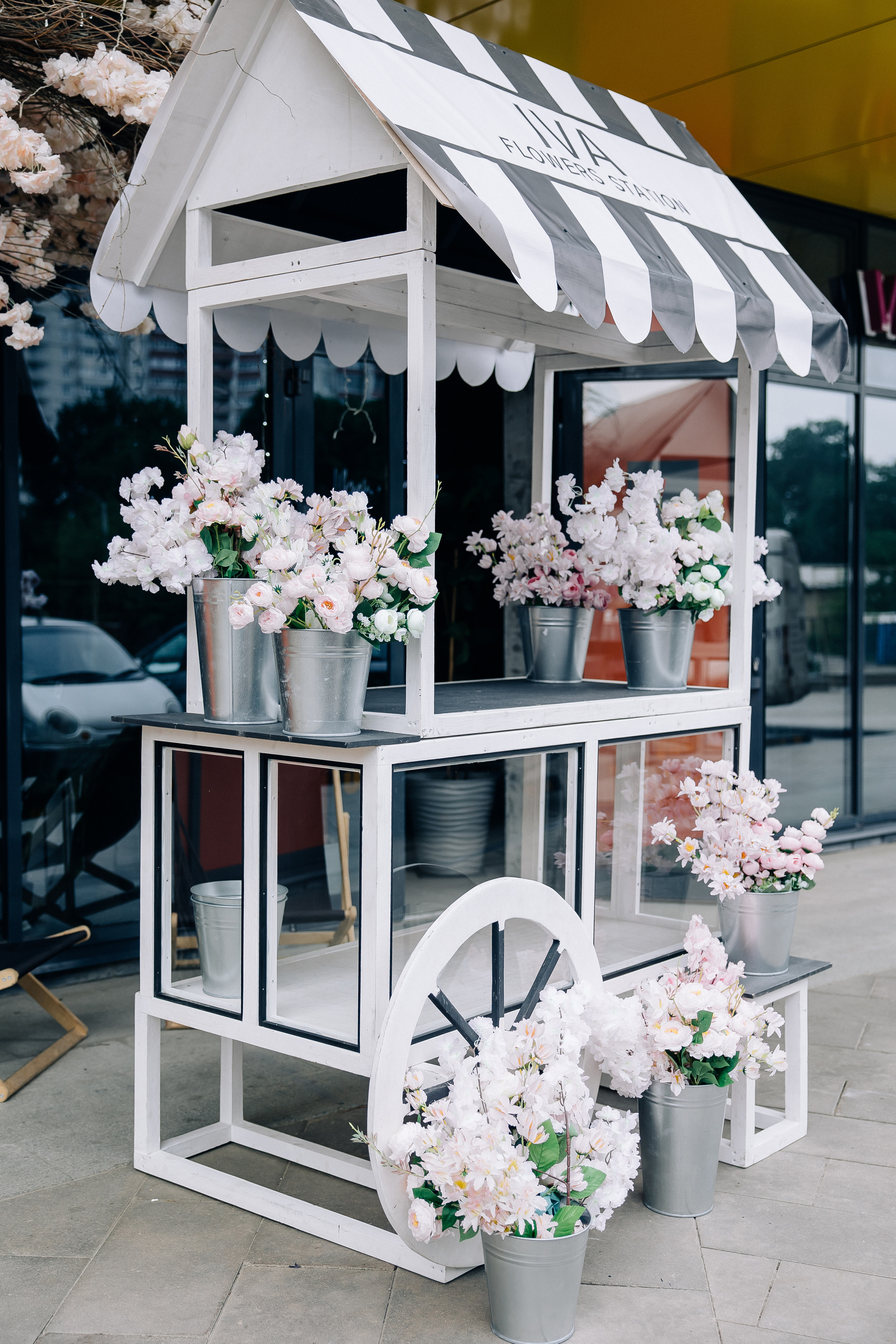 Потрясающий день рожденья Цветочного пространства IVA. Свадебный и семейный фотограф в Воронеже Свиридова Евгения