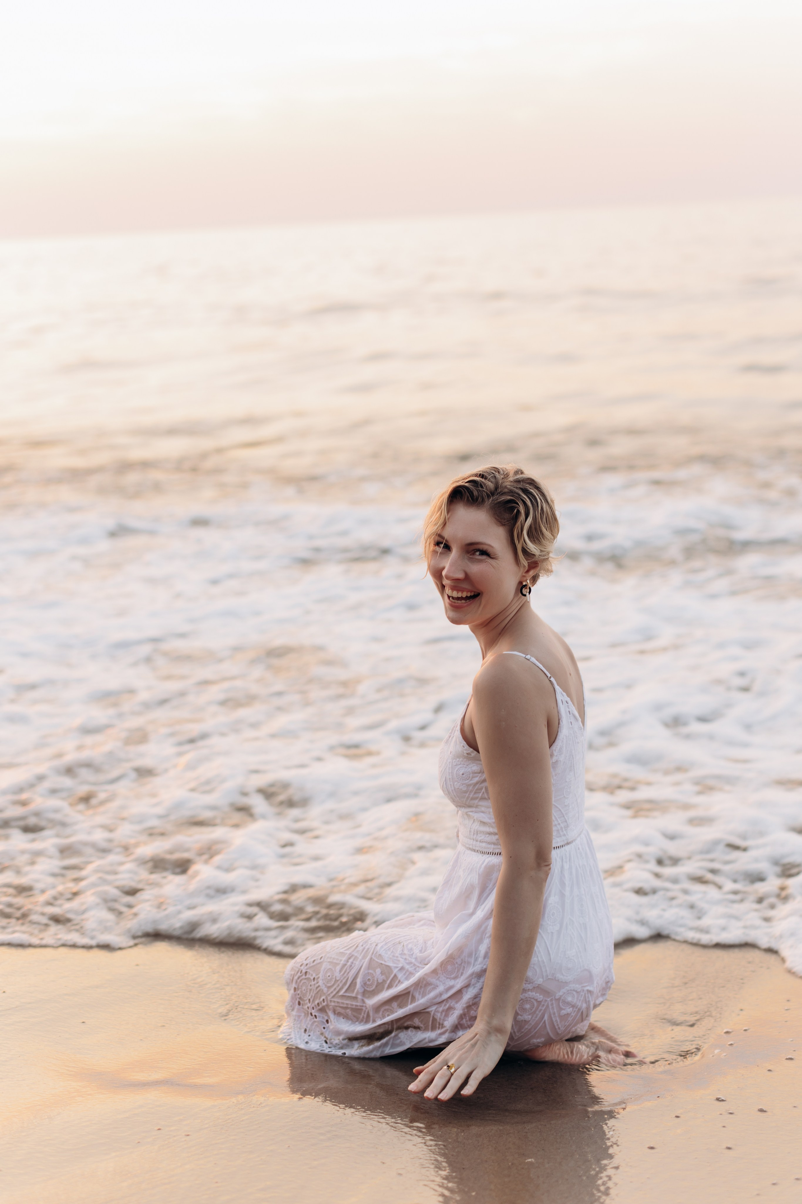 Подруги Пионеский Сосновый бор закат. Фотограф в Калининграде свадебная фотография, репортажная, фотосессии