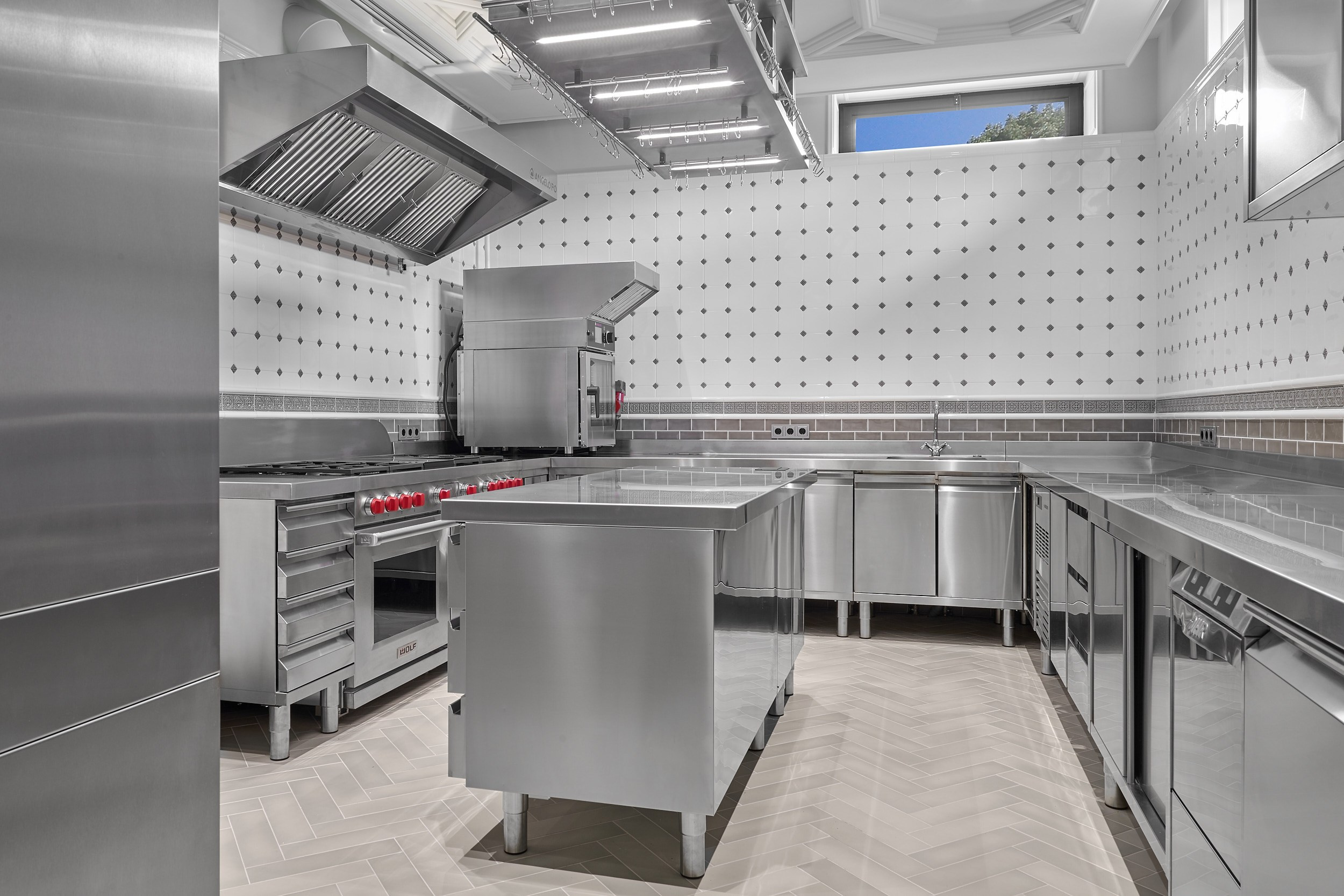 Профессиональная кухня Angelo Po. Предметный фотограф в Москве