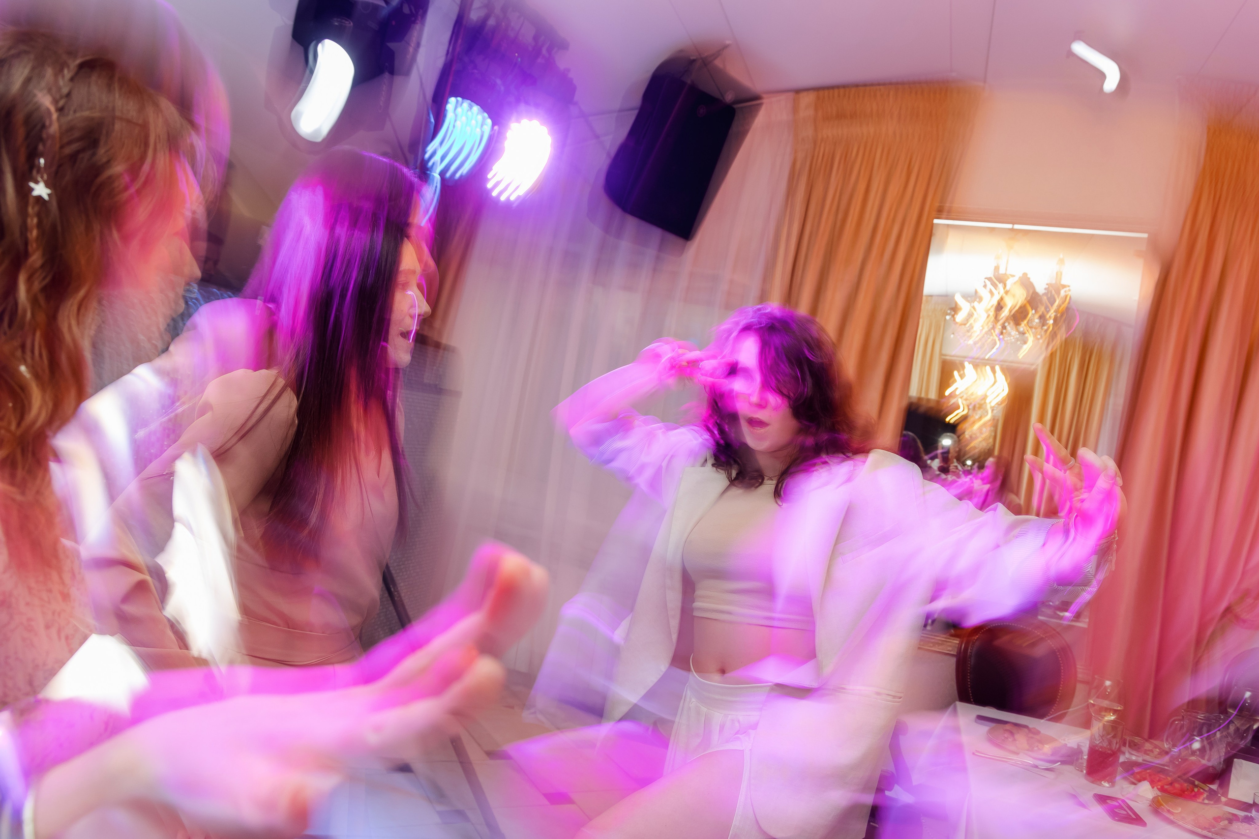 Максим и Юля. Дом офицеров. Свадебный фотограф в Хабаровске