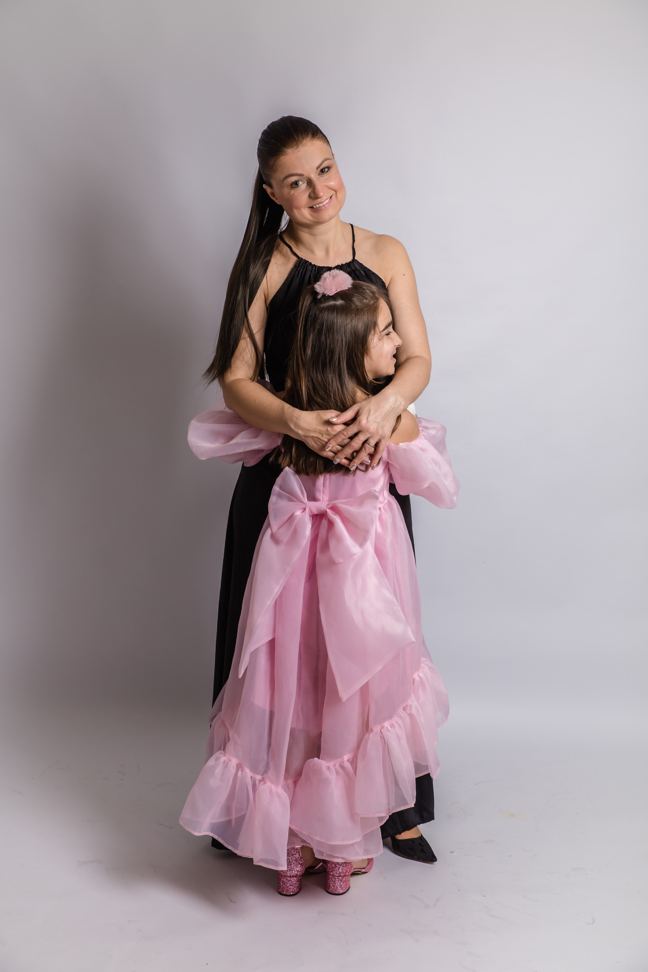 Svetlana&Darya 2026. Professional family and children’s photographer in Izmir Irina Eron