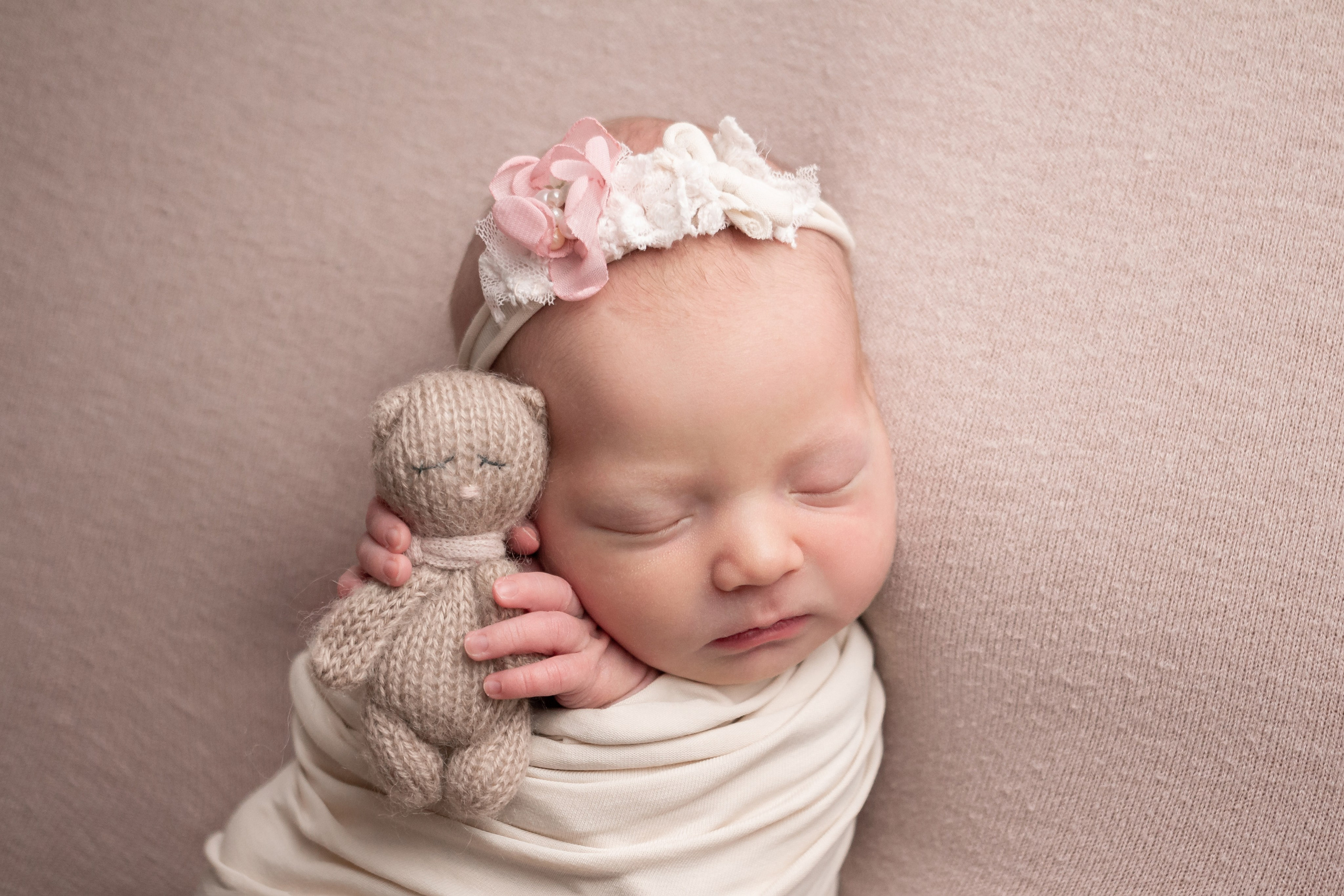 Классический стиль newborn. Фотограф новорождённых Анапа Елена Кушнарь