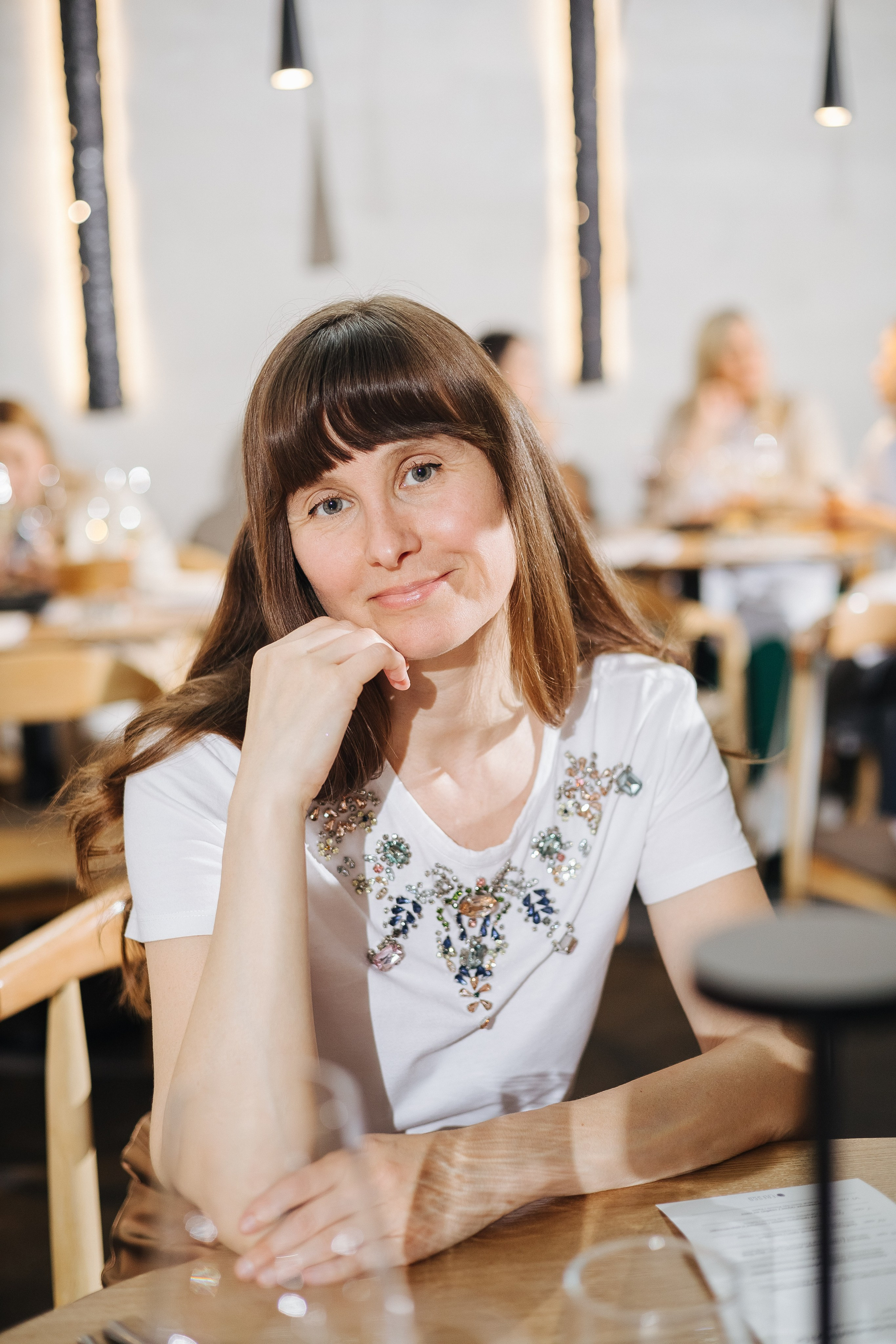 Презентация открытия магазина женской одежды GLVR в ресторане Fresco. Фотограф в Красноярске Надежда Воскресенская