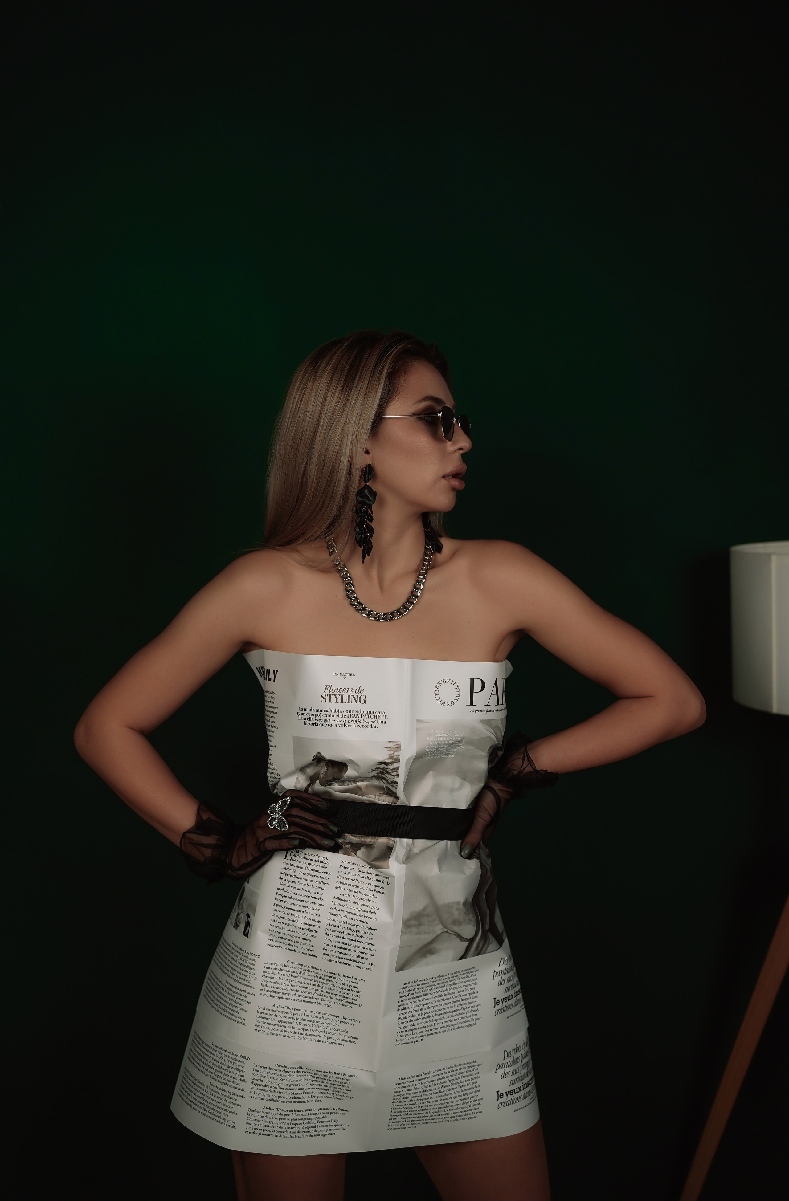 Фотостудия Рафинад. Женский фотограф Новочеркасск, Ростов-на-Дону, Шахты. Девушка в газете. Свадебный фотограф в Ростове-на-Дону. Таинство Крещения и Венчания, семейные фотосессии. Алёна Чёботова