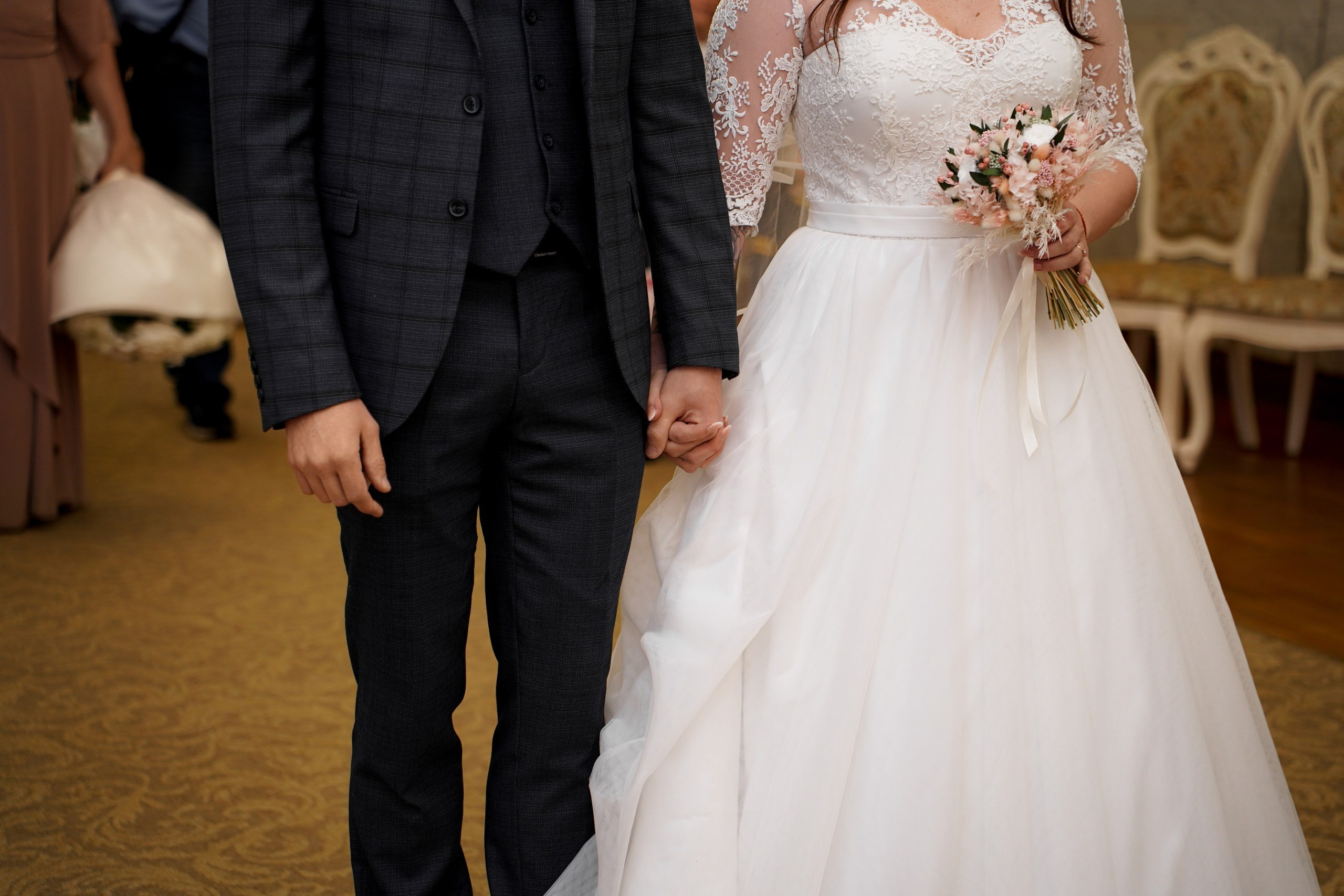 Свадебная фотосессия в Кировском ЗАГСе в Ростове-на-Дону. Фотограф Алёна Чёботова. Свадебный фотограф в Ростове-на-Дону. Таинство Крещения и Венчания, семейные фотосессии. Алёна Чёботова