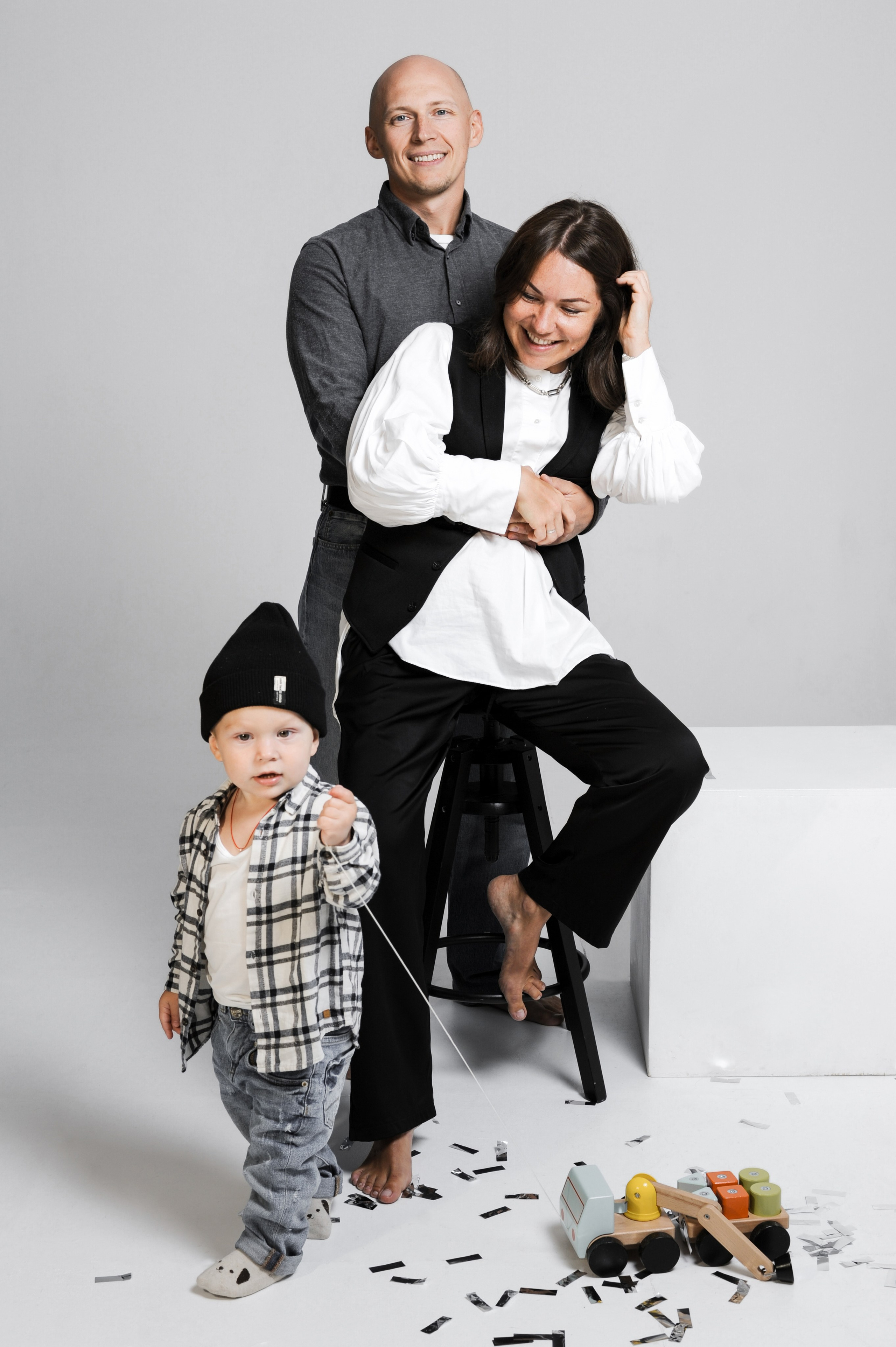 Минималистичная новогодняя семейная съемка. Фотограф в Екатеринбурге Артём Зайнетдинов