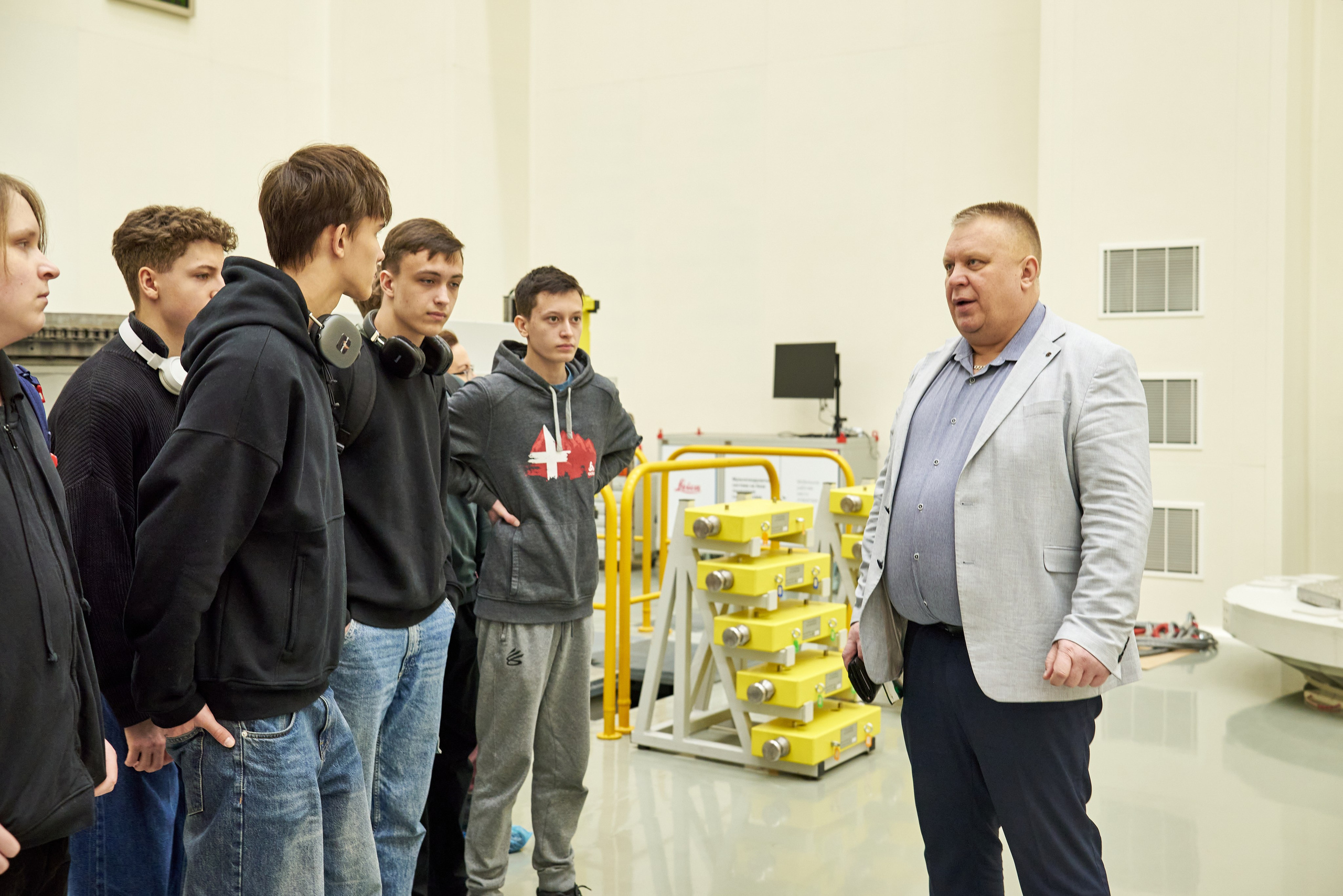 Экскурсия в «Газпром Космические системы». Фотограф Щёлково