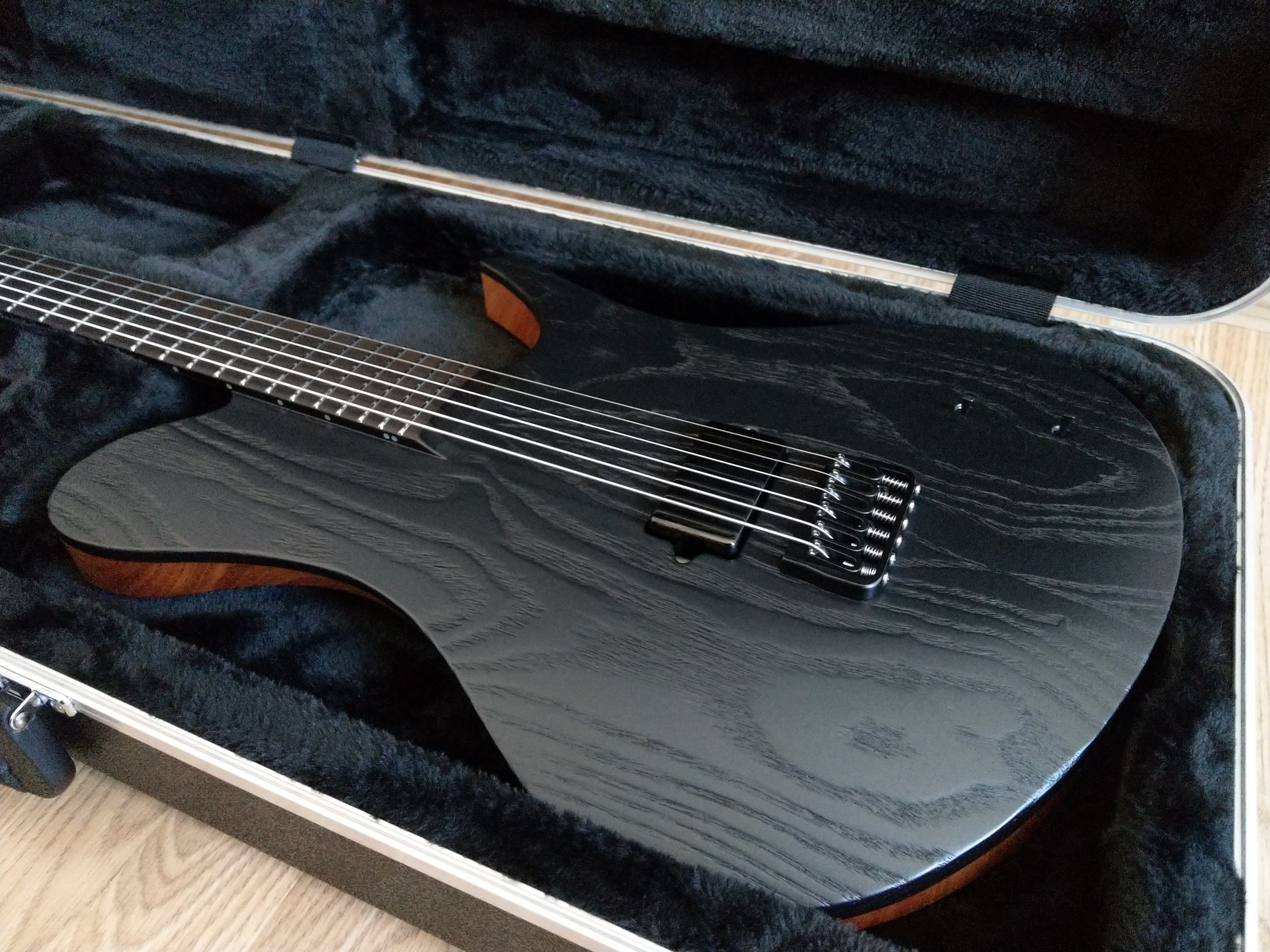 Сomments. Master of making guitars and basses to order