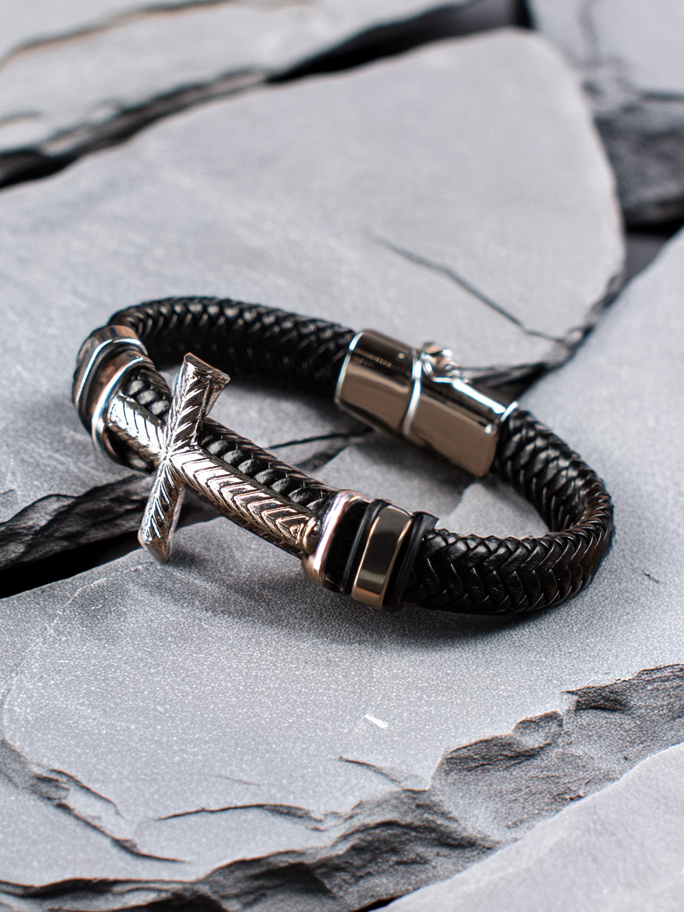 Фотосъемка браслетов с заменой фона, нанесение инфографики. Олейник Денис — предметный фотограф, фотограф для маркетплейсов в Казани